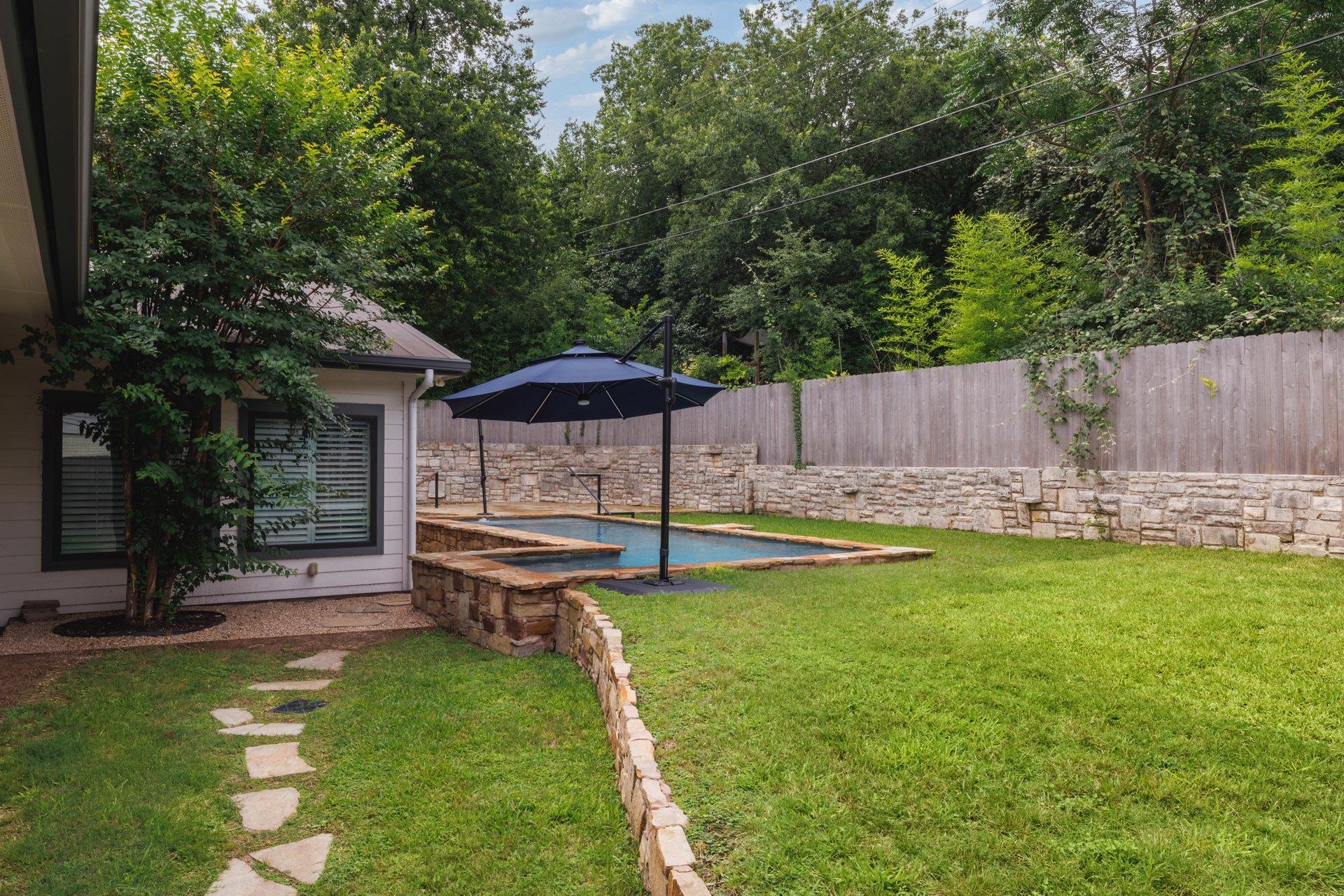 3511 Arrowhead DR, Austin, TX 78731