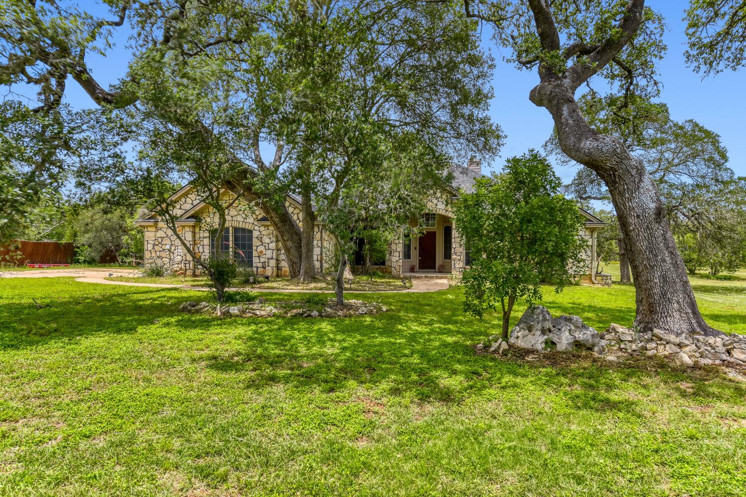 330 Humphrey DR, Buda, TX 78610