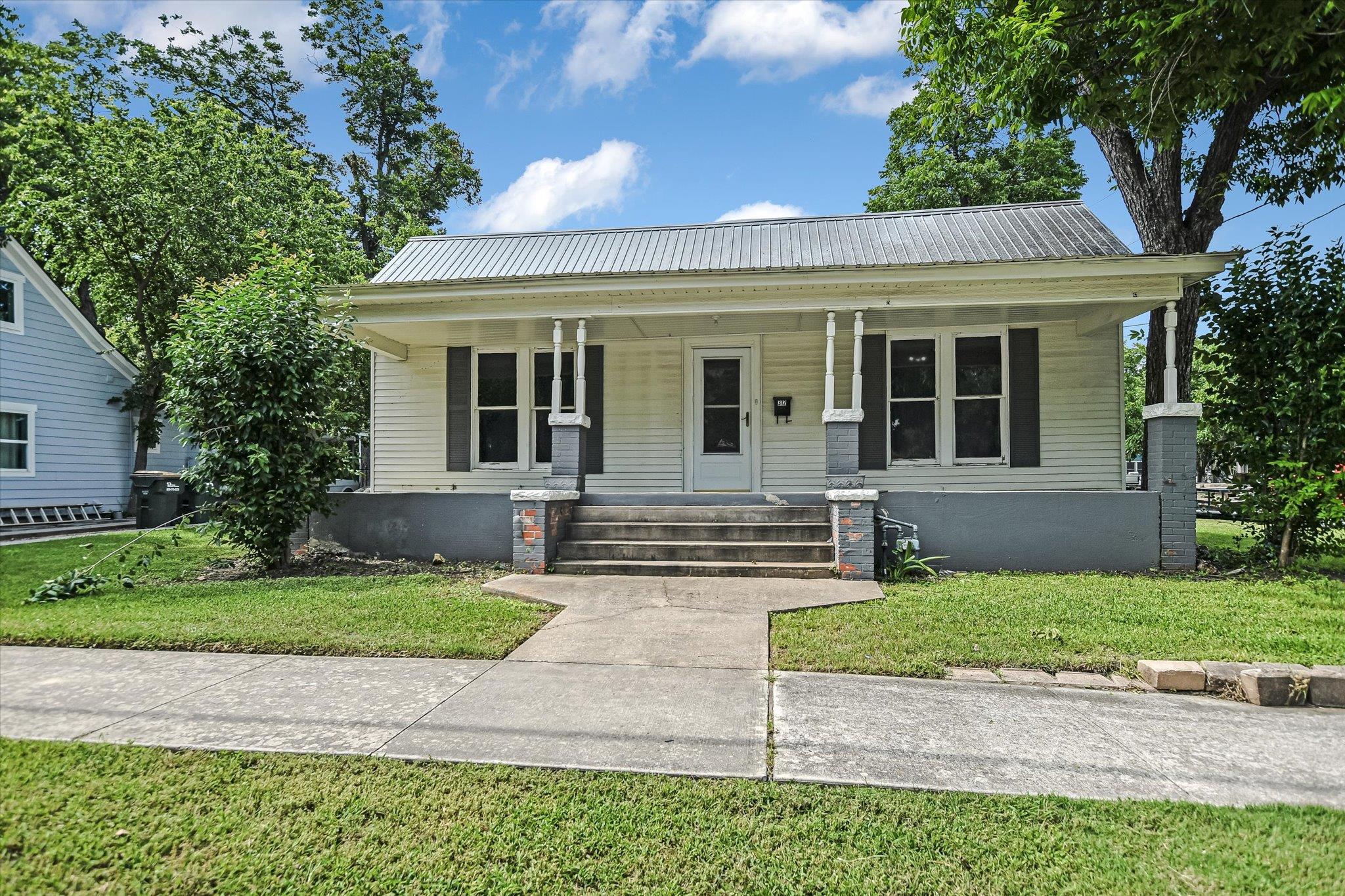 312 W 10th ST, Georgetown, TX 78626