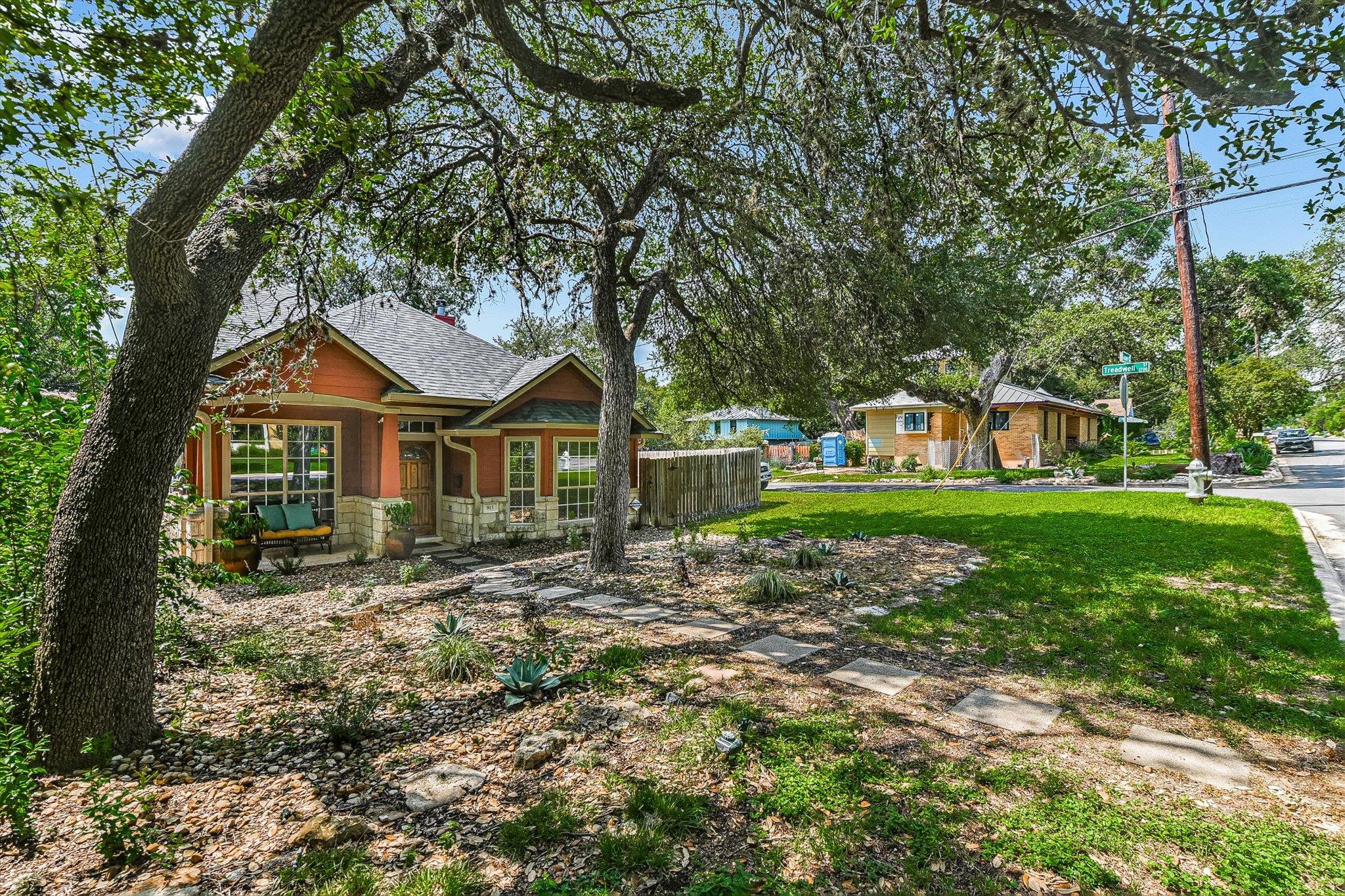 915 Garner Ave, Austin, TX 78704
