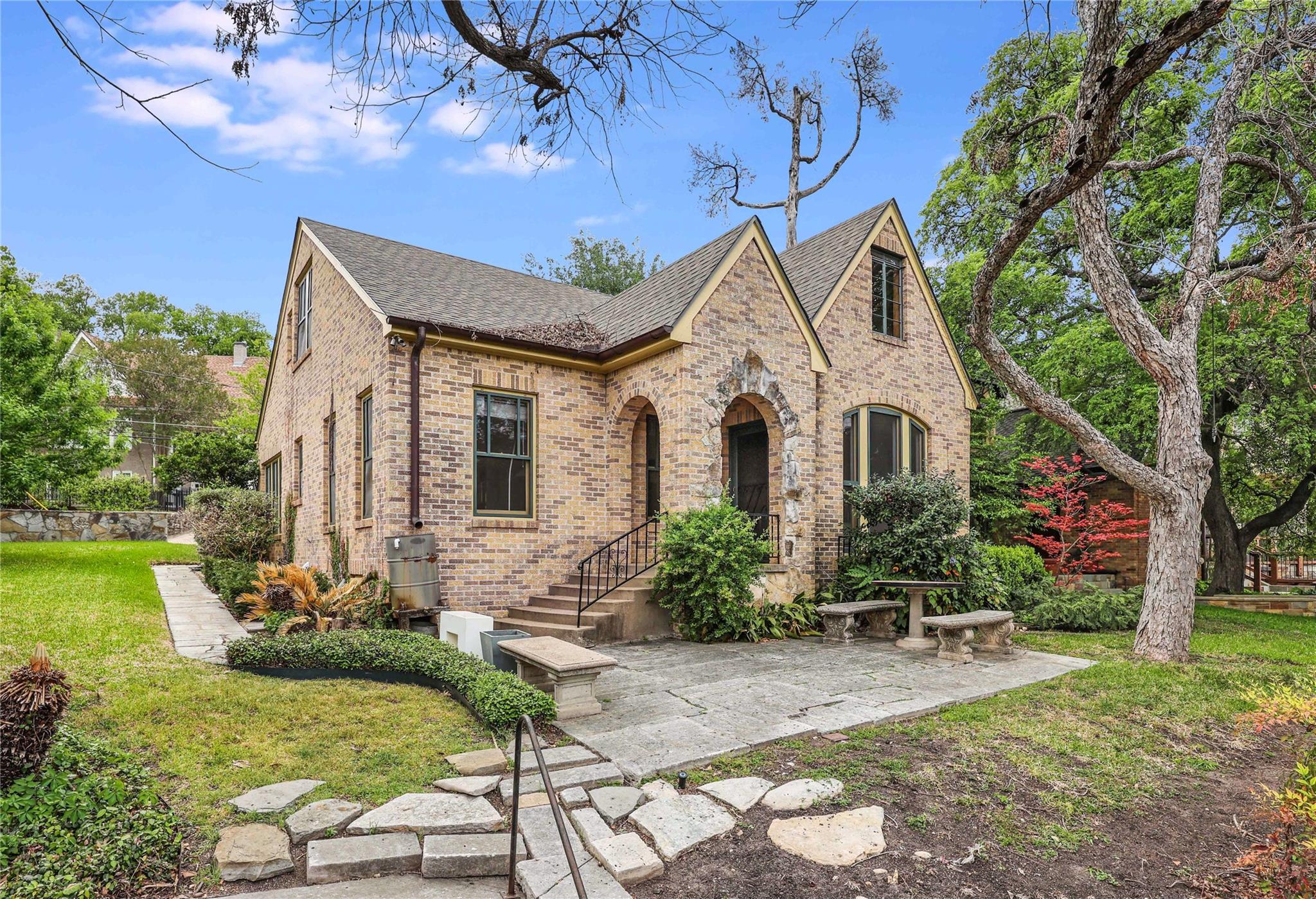 2206 Parkway, Austin, TX 78703