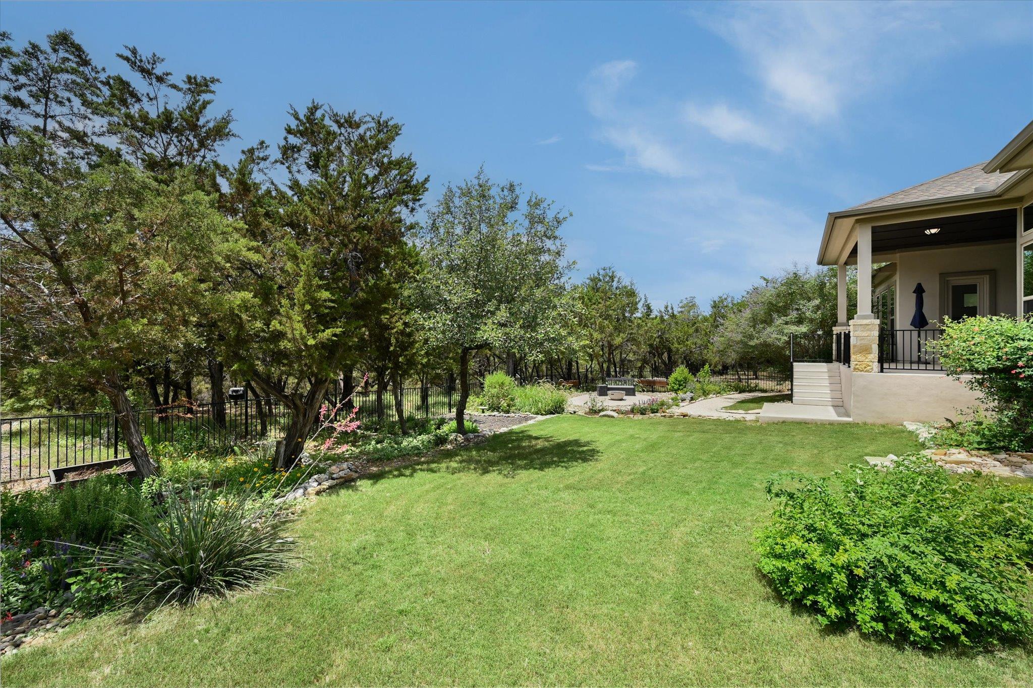 19305 Leisure LN, Jonestown, TX 78645