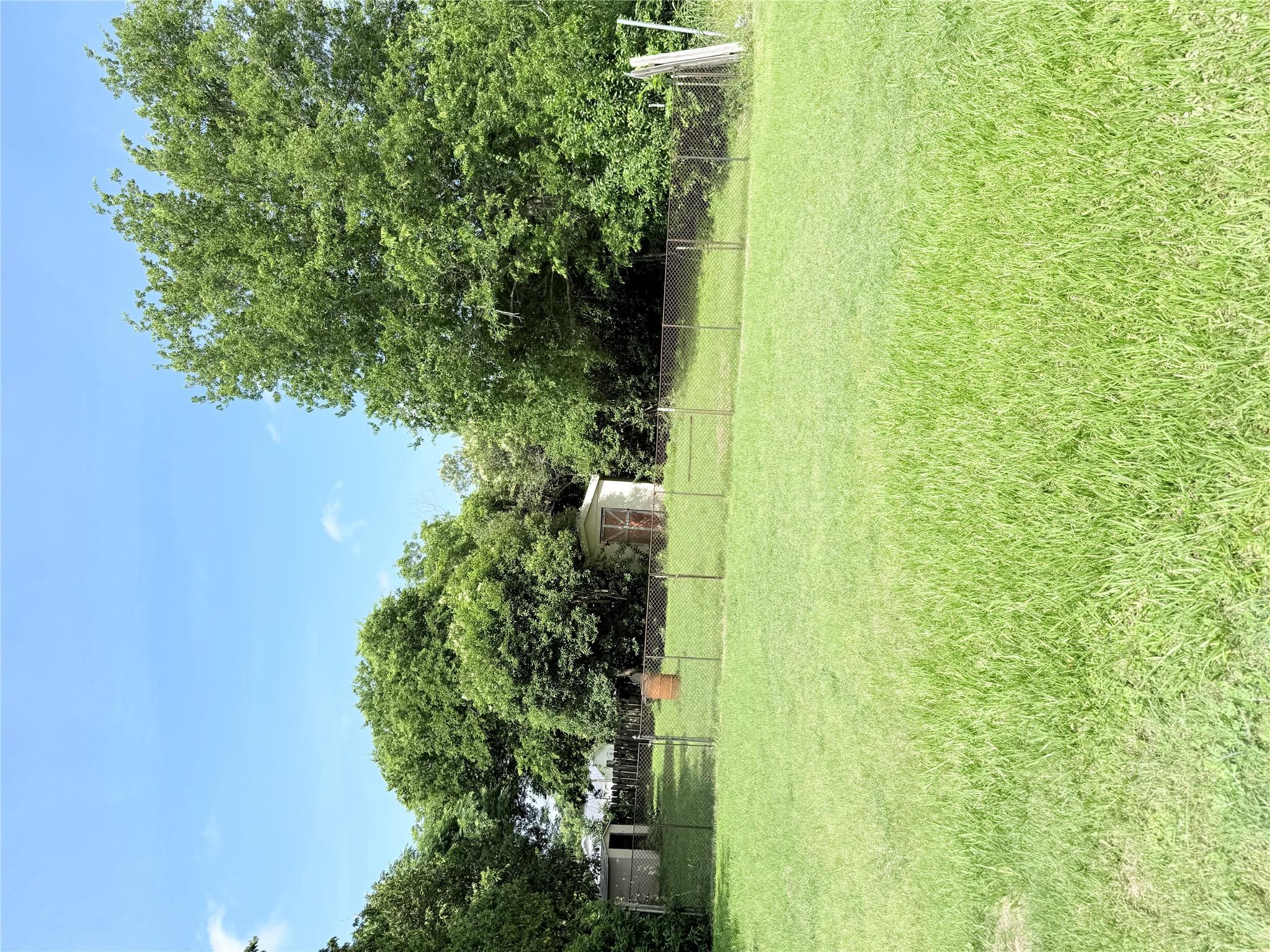 404 S Love Ave, Florence, TX 76527