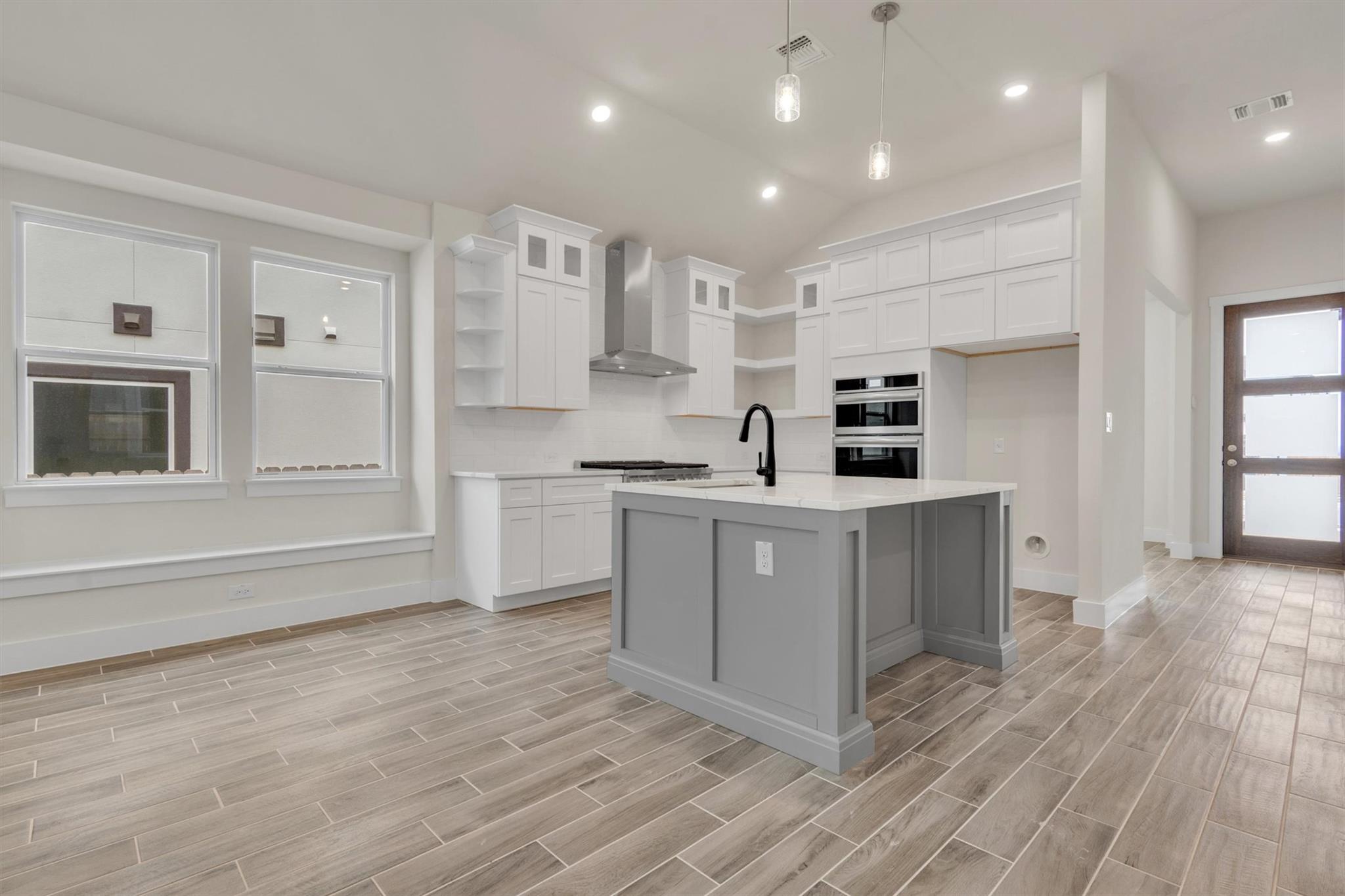 8502 Red Bottle Brush RD, Lago Vista, TX 78645