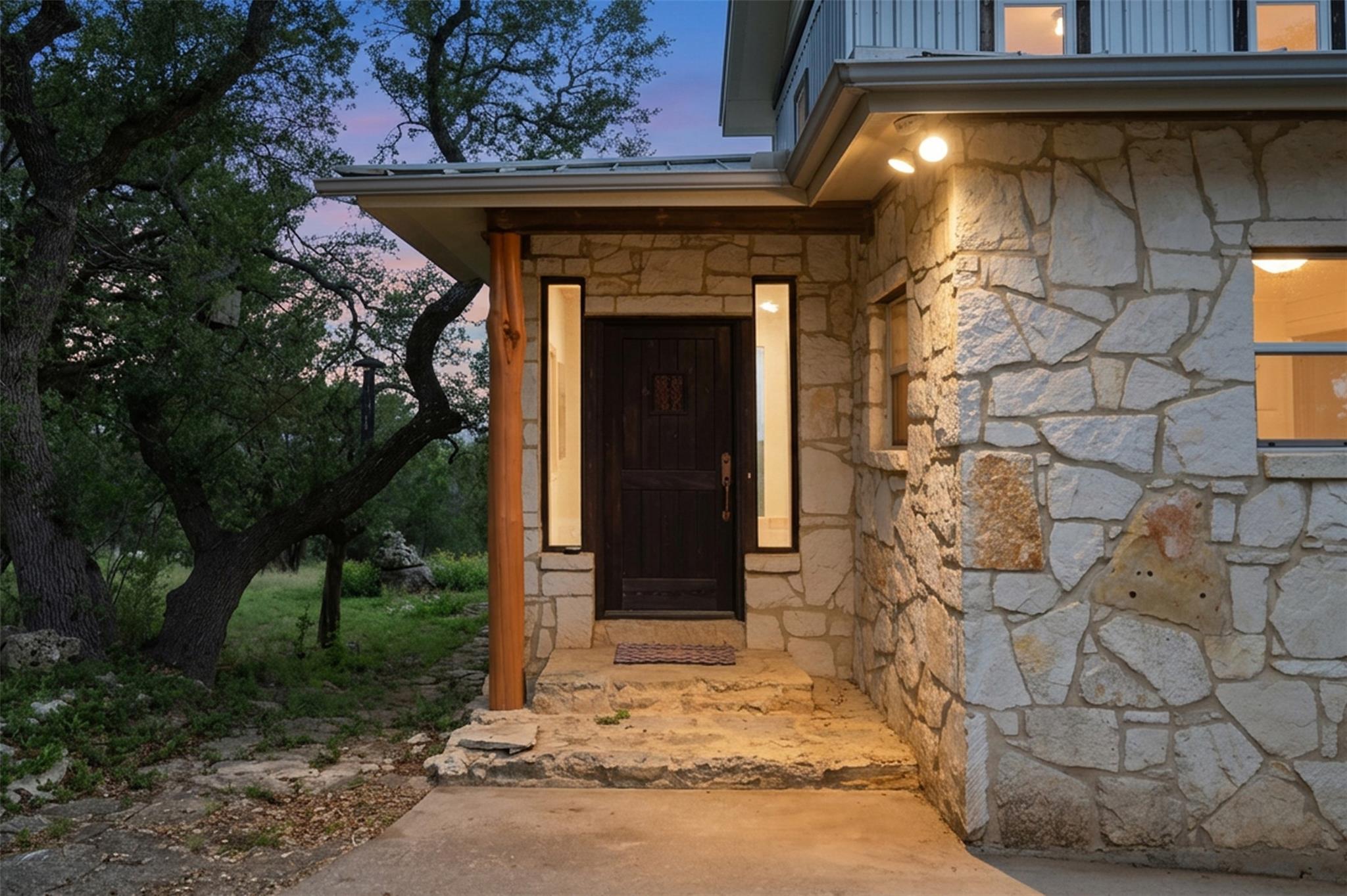 700 Skyline Ridge Lookout DR, Wimberley, TX 78676