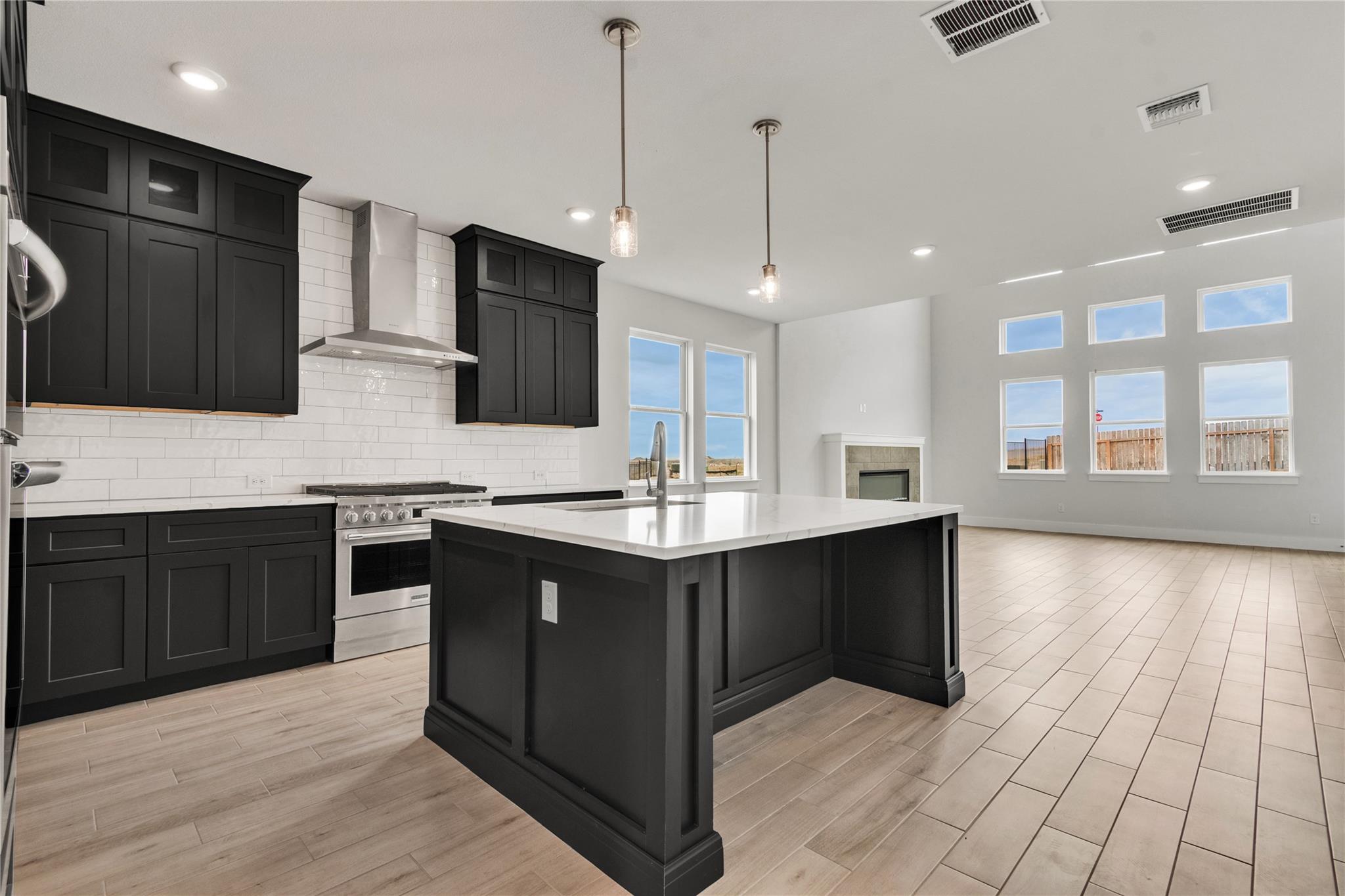 8523 Pine Muhly DR, Lago Vista, TX 78645