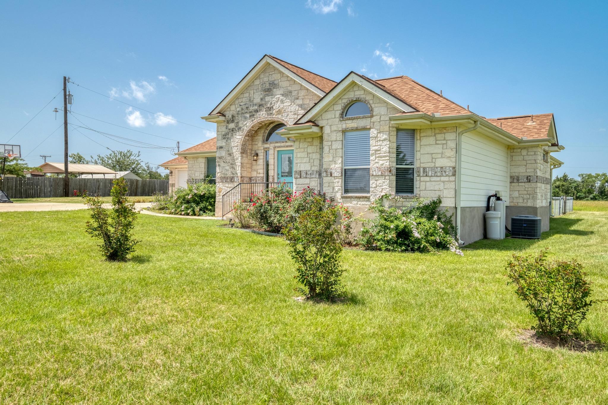 341 Brown RD, Mcdade, TX 78650