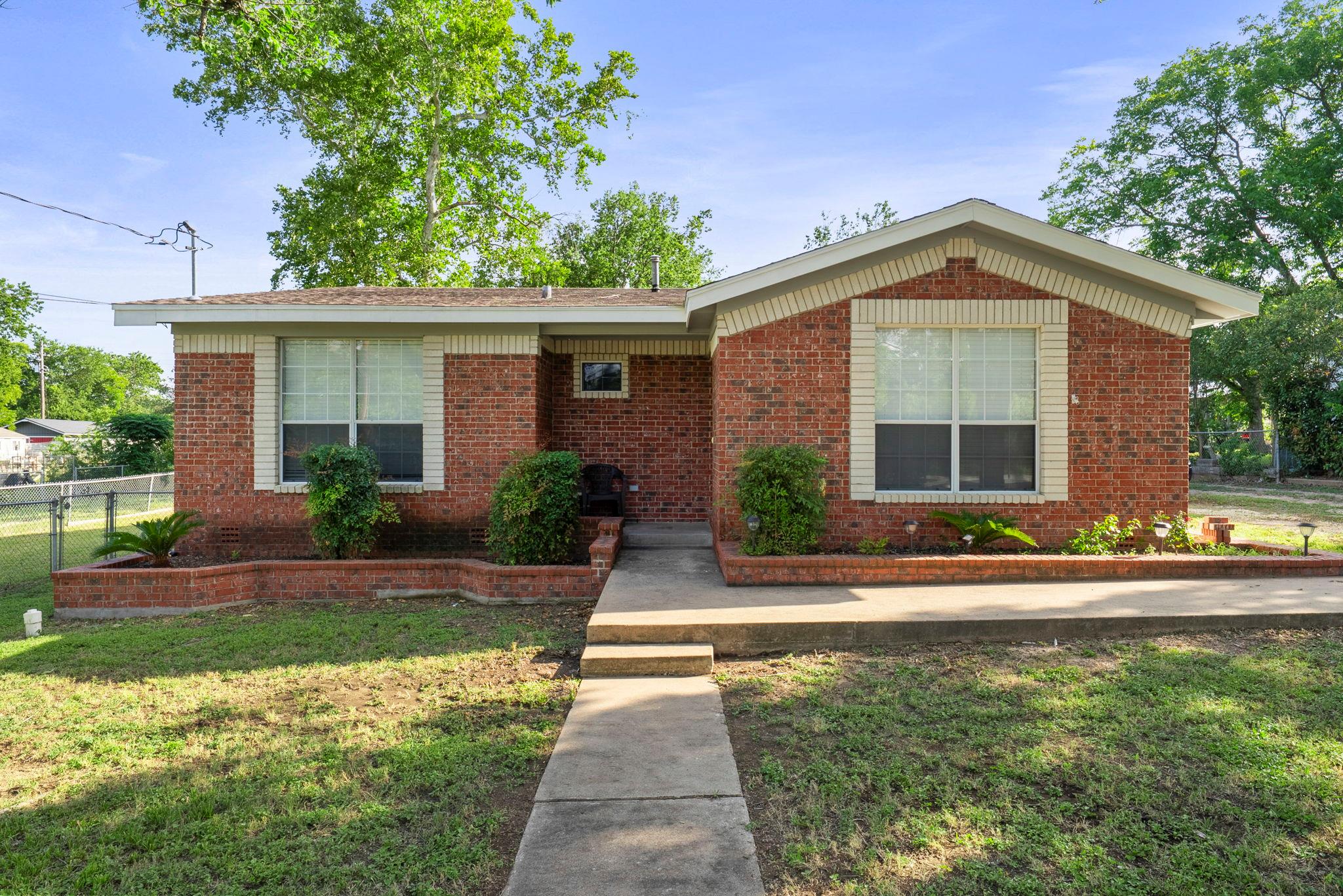 1905 Bissel LN, Austin, TX 78745