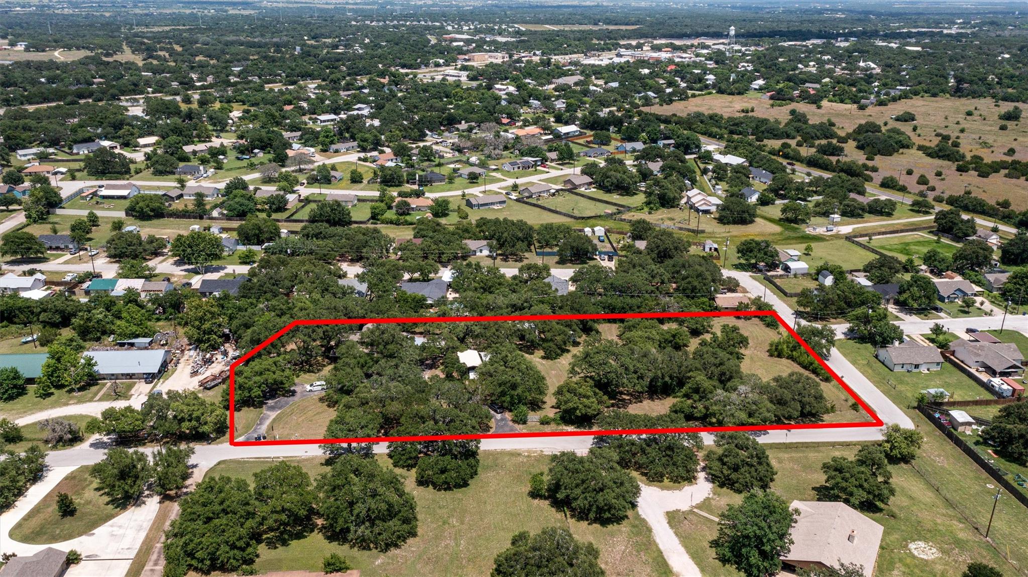 455 Robins LN, Bertram, TX 78605