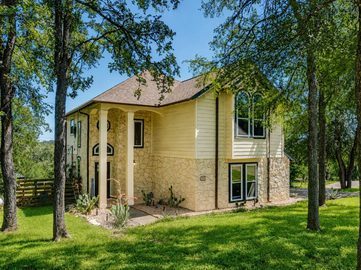 400 Hunt LN, Buda, TX 78610