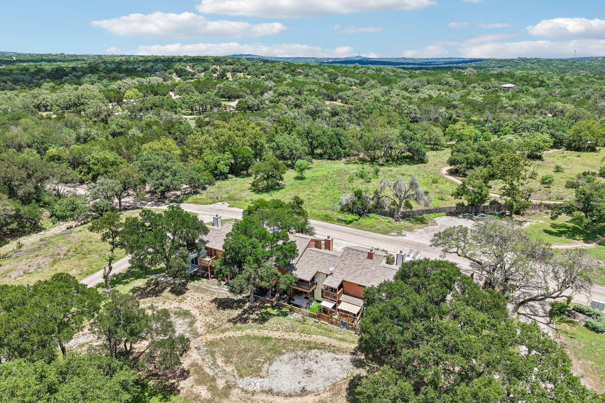 14 Cypress Fairway VLG, Wimberley, TX 78676