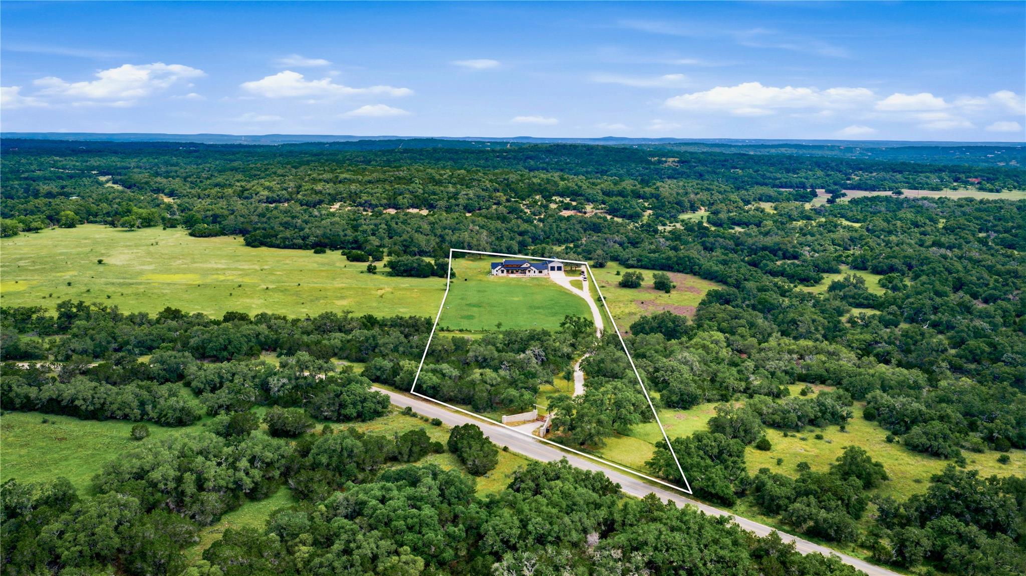 4434 Hugo RD, San Marcos, TX 78666