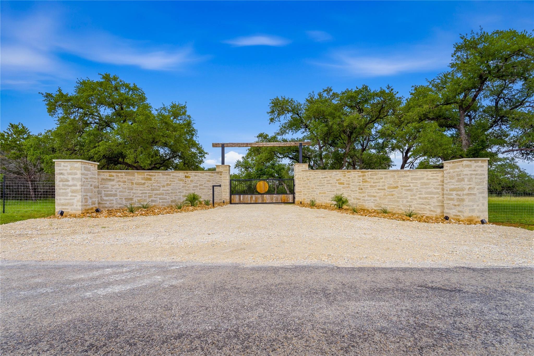 4434 Hugo RD, San Marcos, TX 78666
