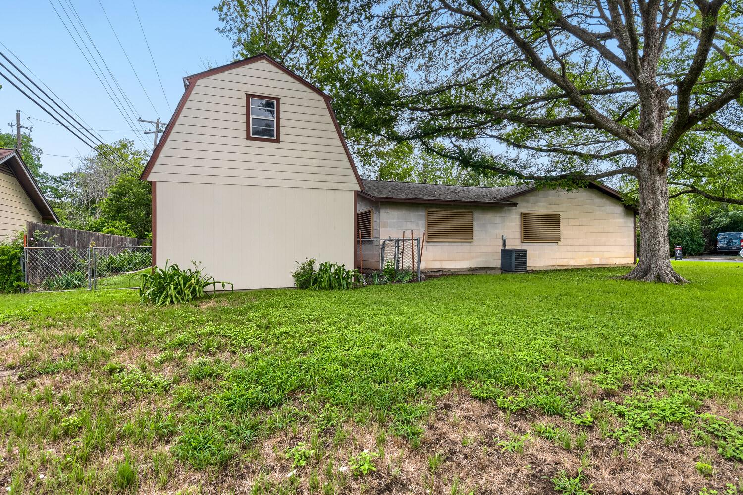 5001 Creekline DR, Austin, TX 78745