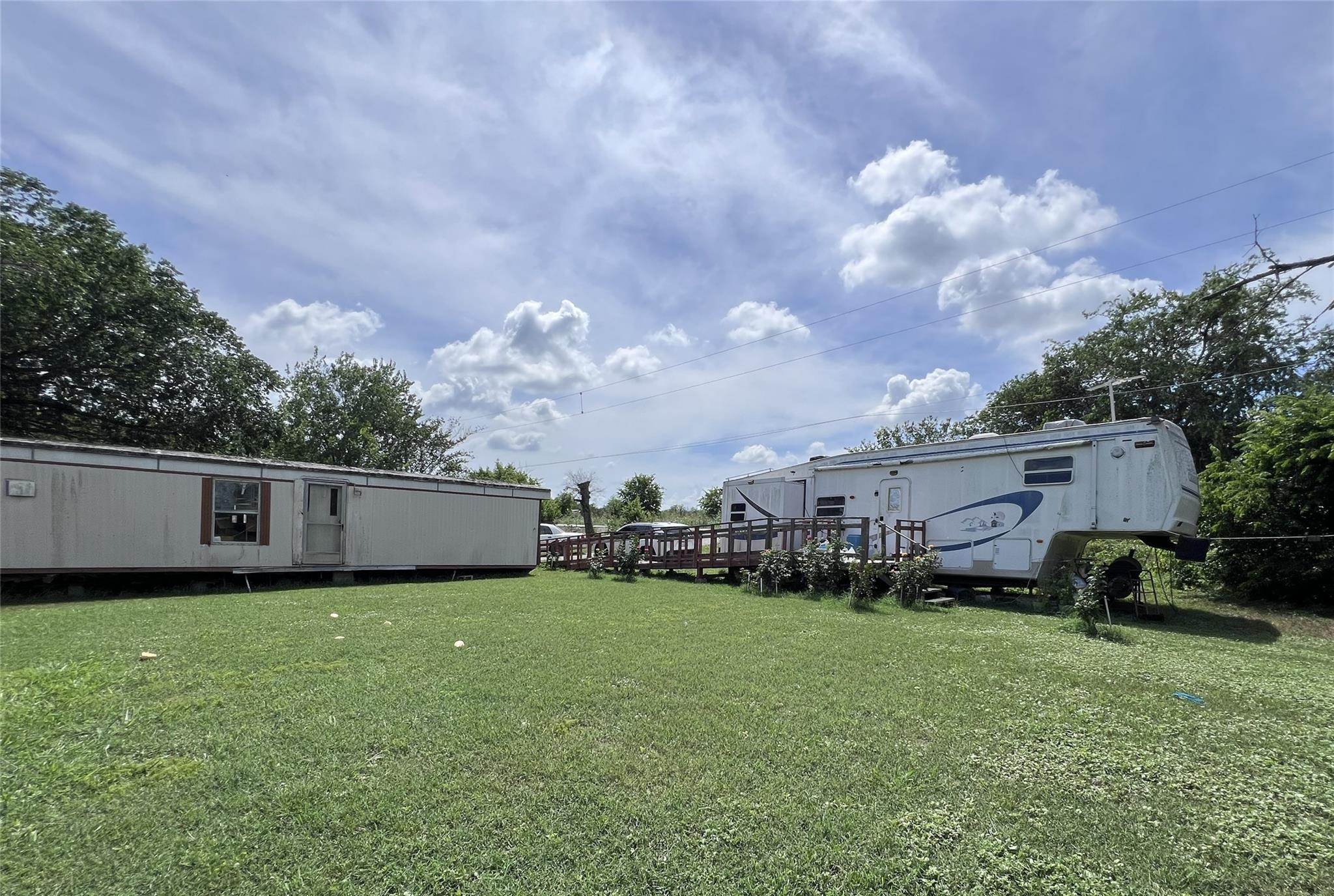 10001 Peterson RD, Del Valle, TX 78617