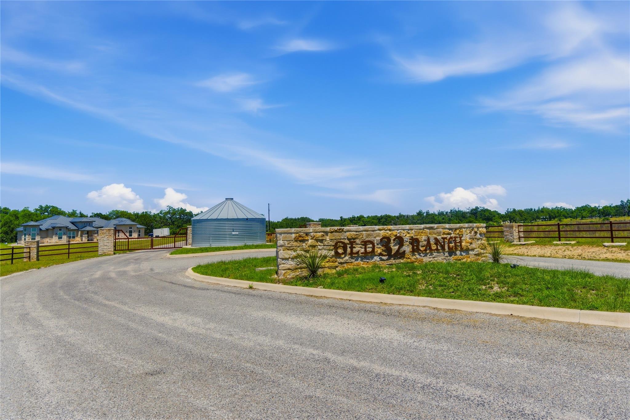 623 Whiskey TRL, Blanco, TX 78606