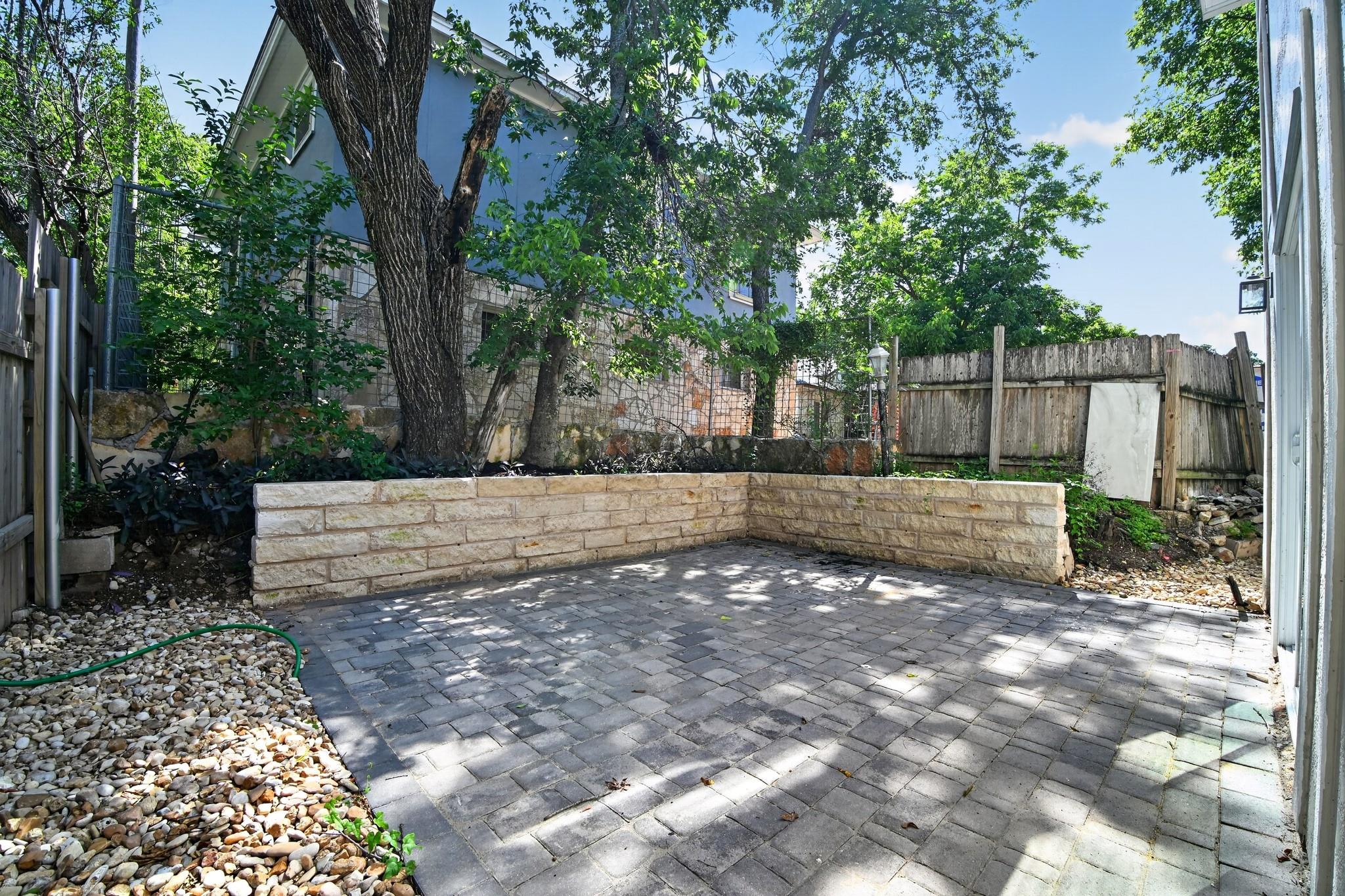 1205 E 9th ST, Austin, TX 78702