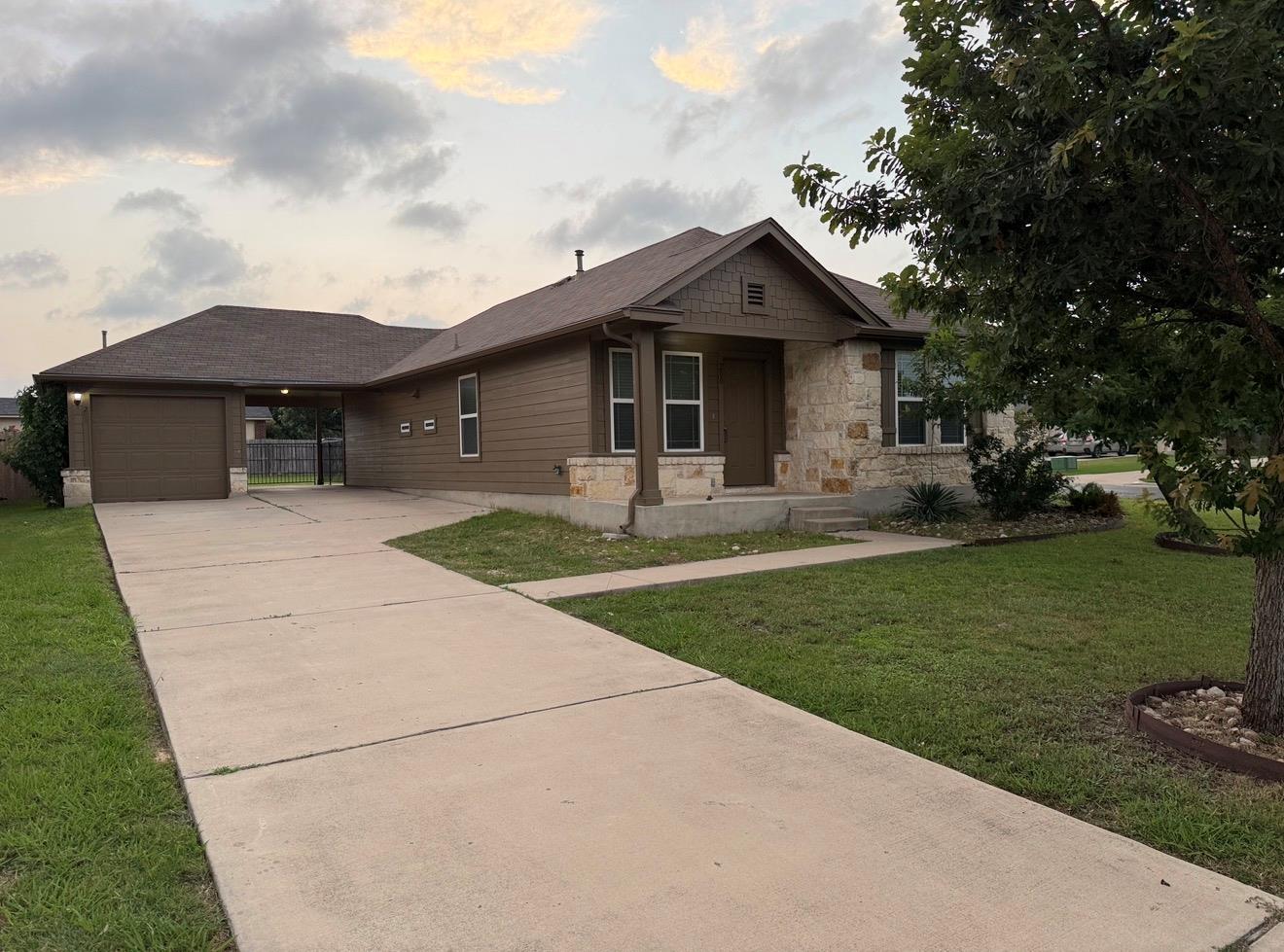 200 Mccoy LN, Hutto, TX 78634