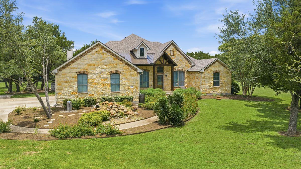 104 Quarry Lake EST, Liberty Hill, TX 78642