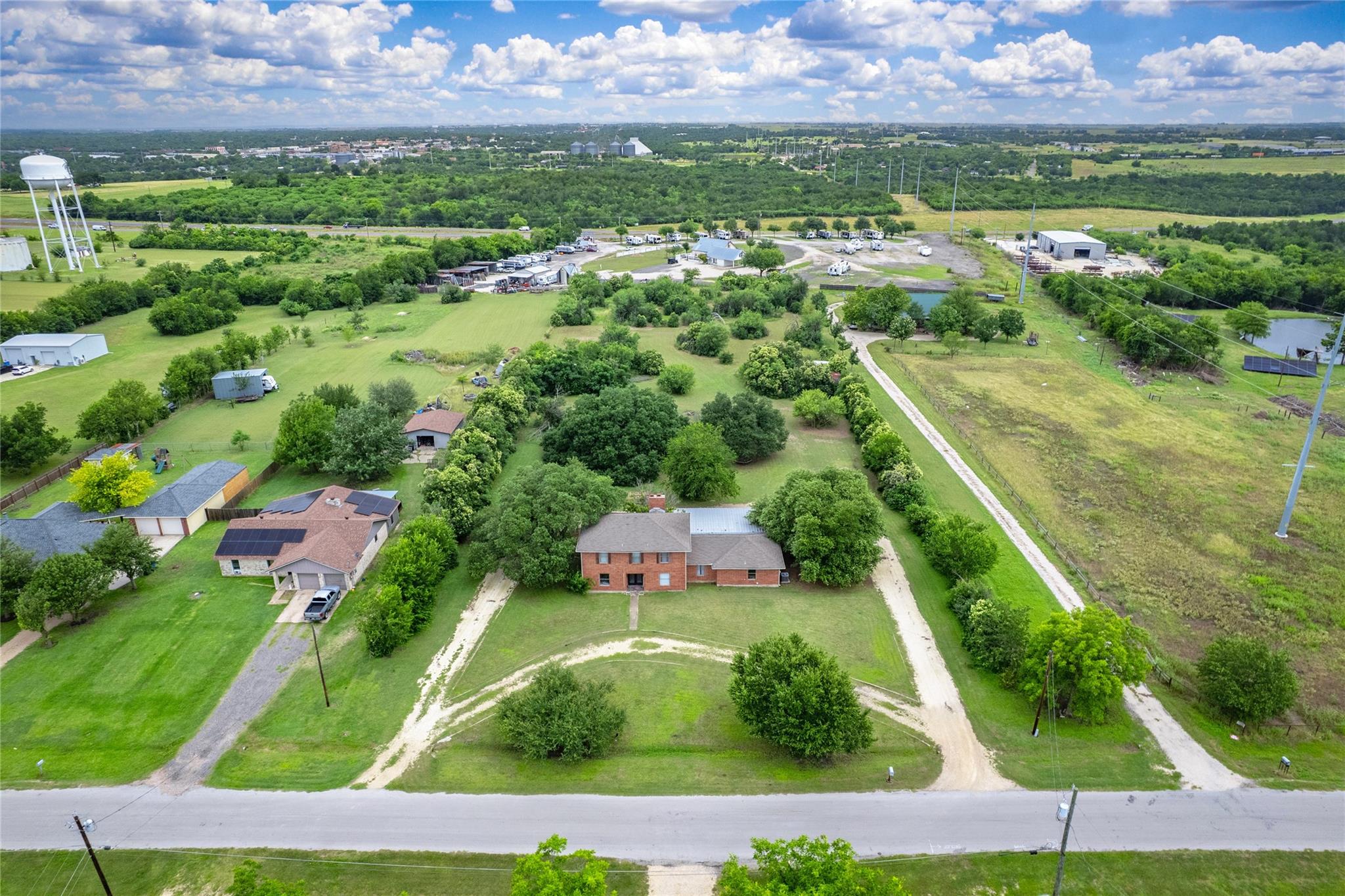 1405 Southwood Hills DR, Taylor, TX 76574