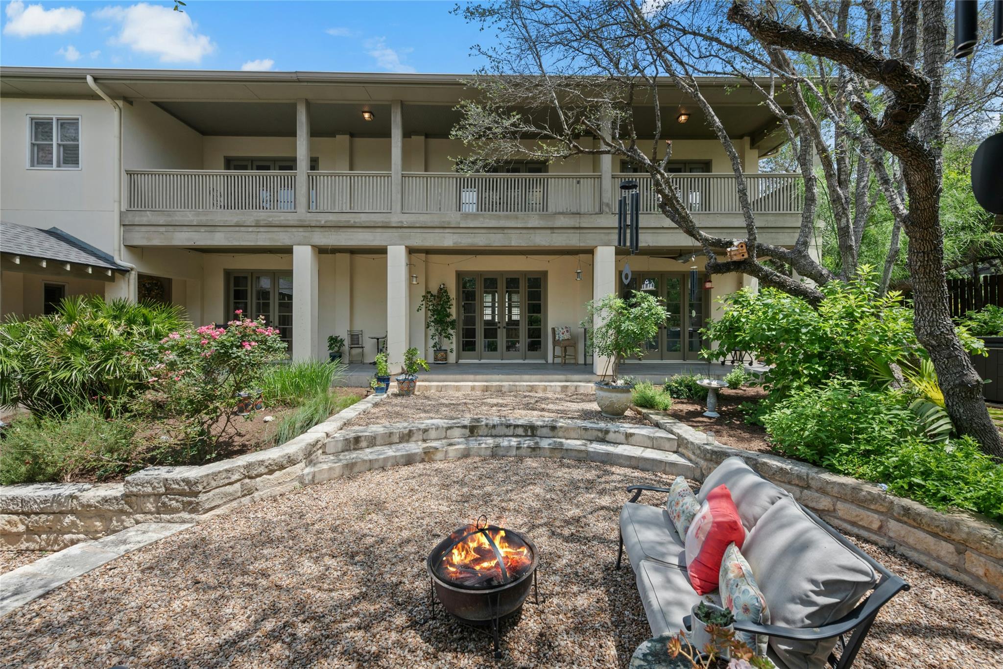 304 Nautilus Ave, Lakeway, TX 78738