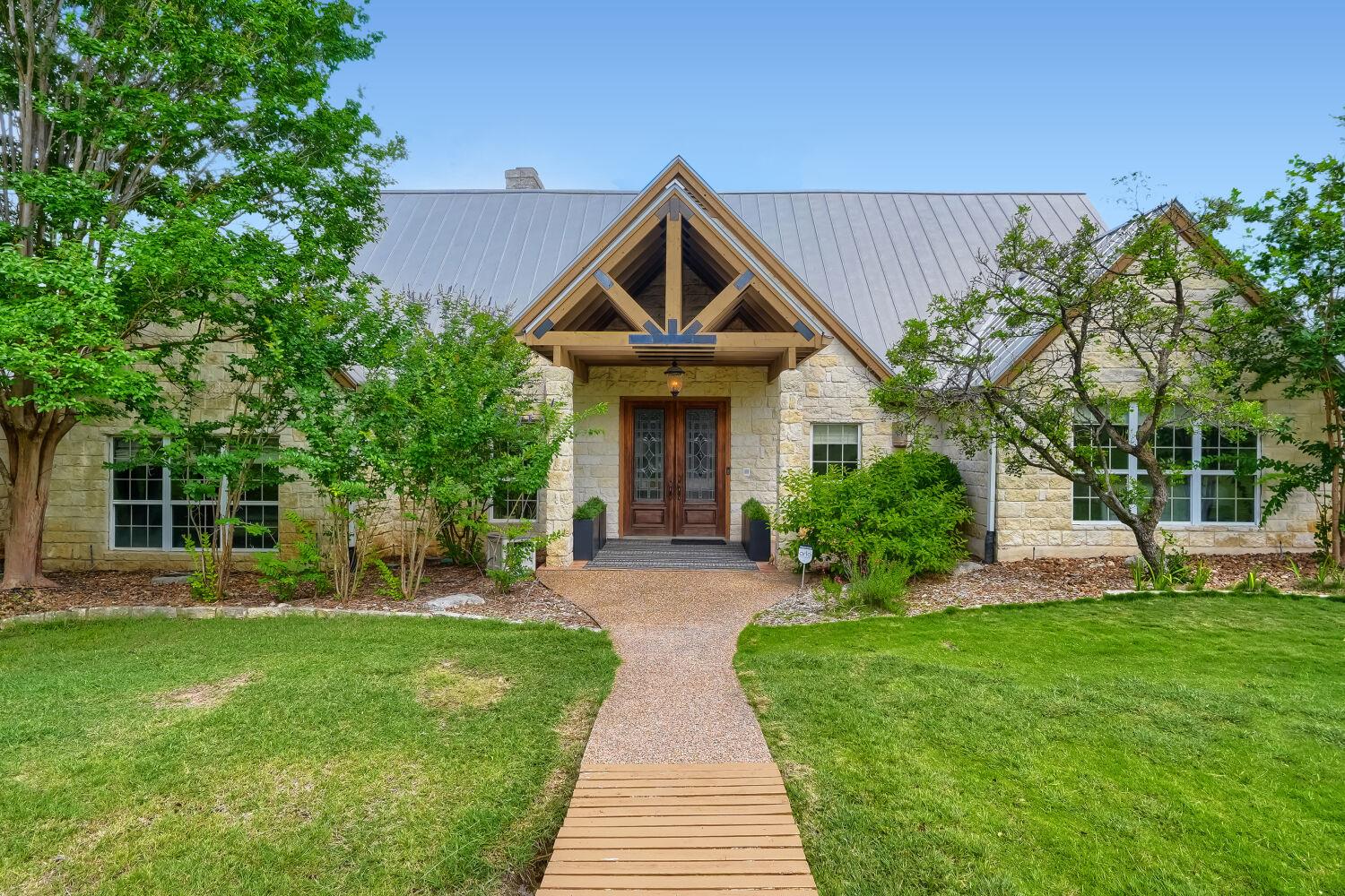 222 Winn Valley DR, Wimberley, TX 78676