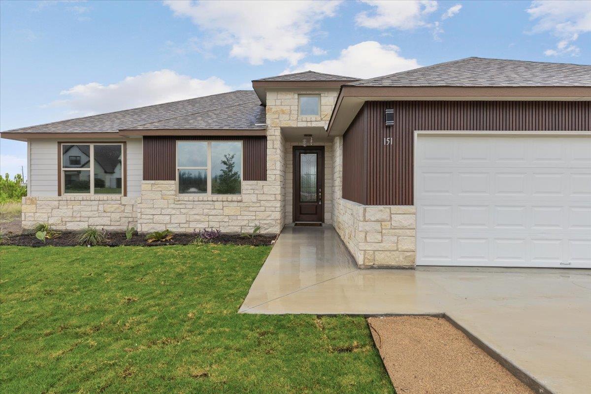 151 Bianca CIR, Del Valle, TX 78617