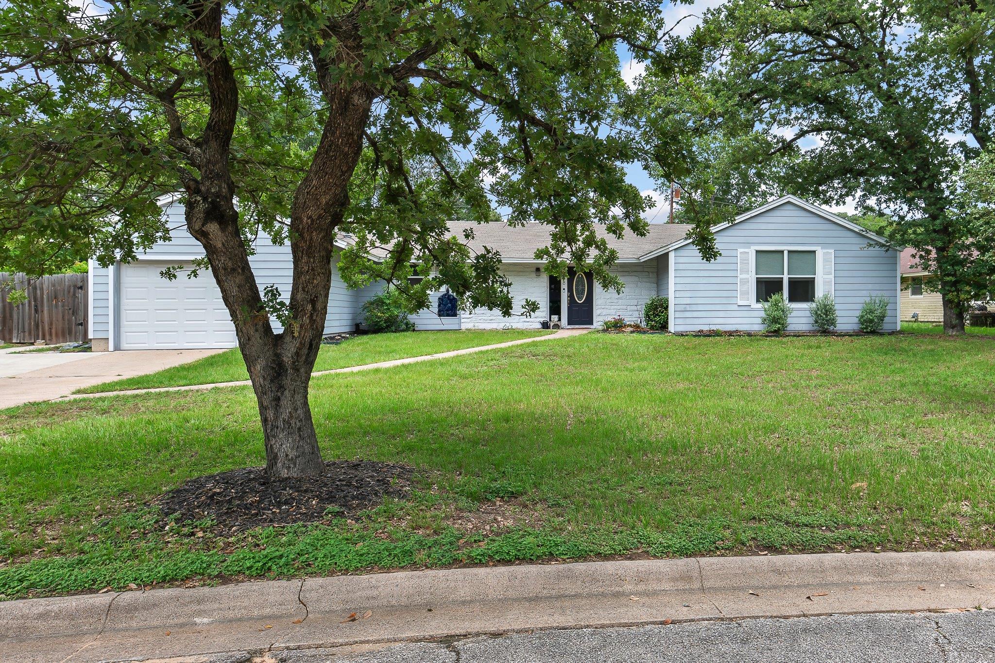 508 San Jacinto DR, Rockdale, TX 76567
