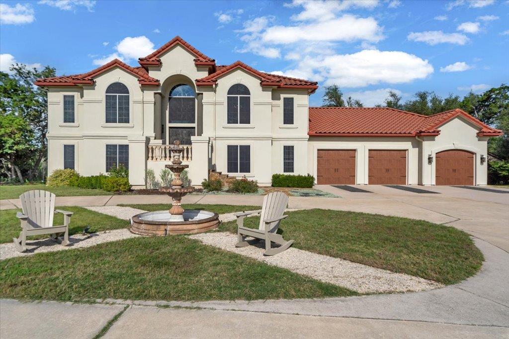 5201 Great Divide DR, Bee Cave, TX 78738