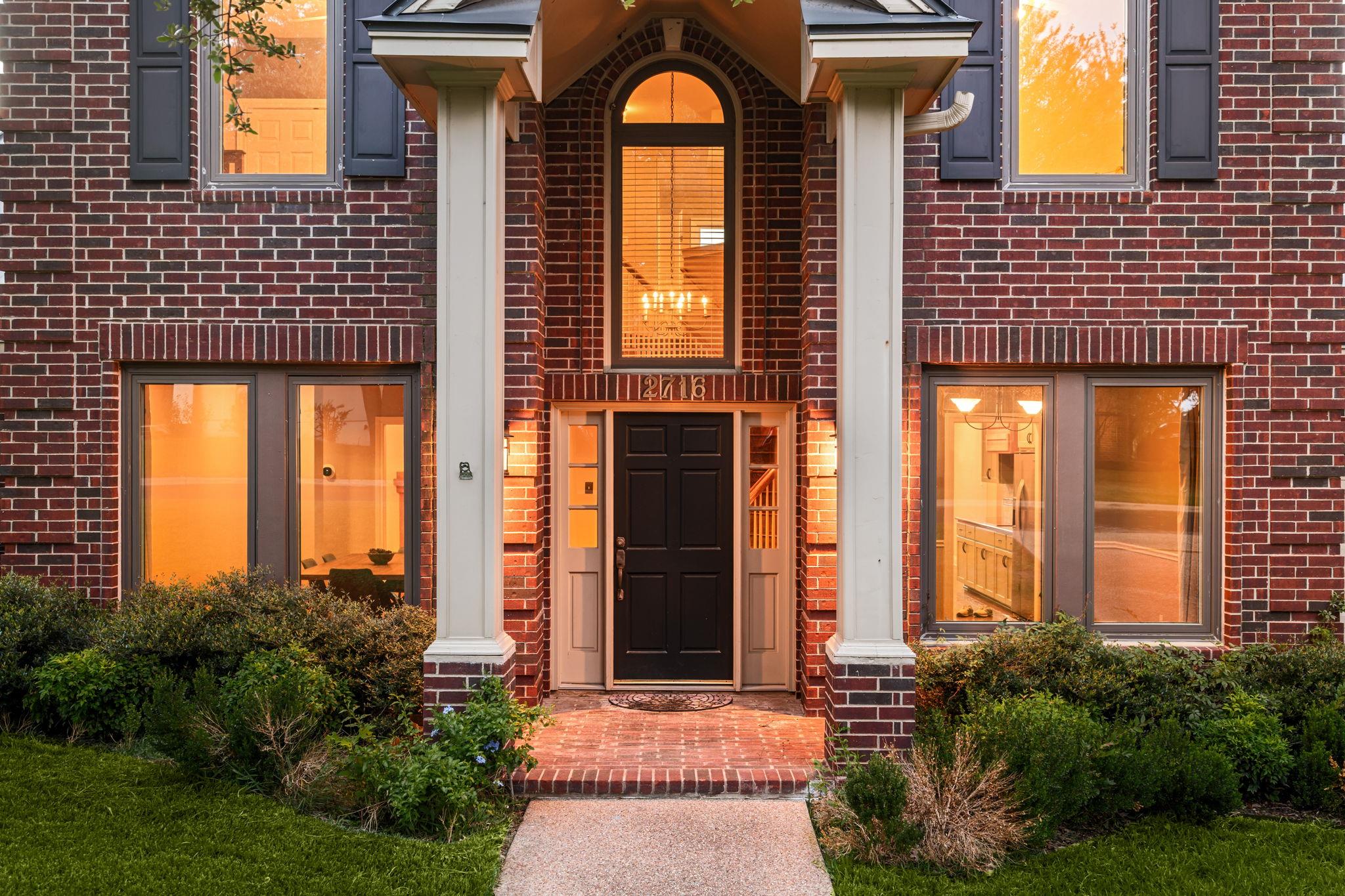2716 Bartons Bluff LN, Austin, TX 78746