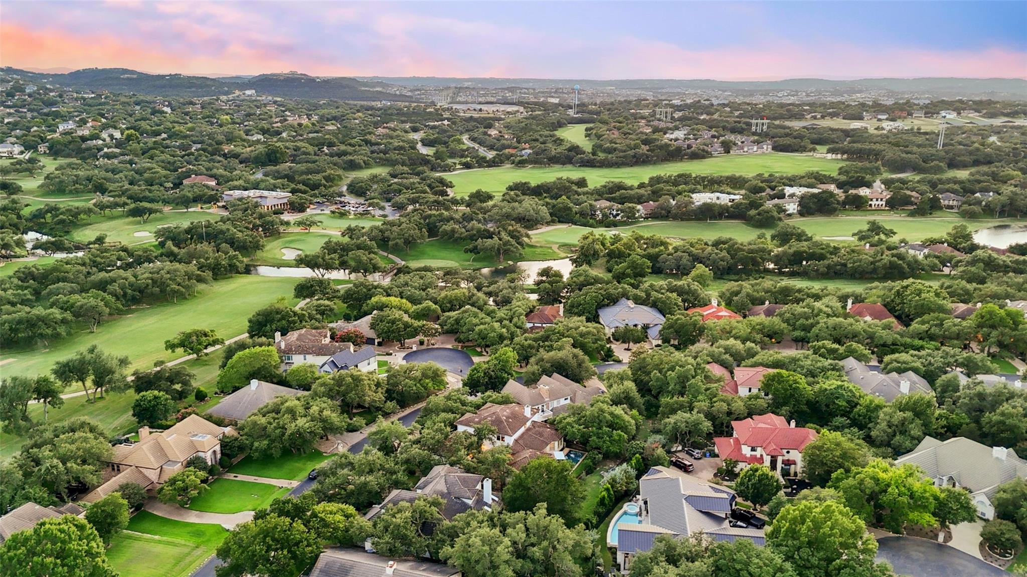 18 Hedgebrook Way, The Hills, TX 78738