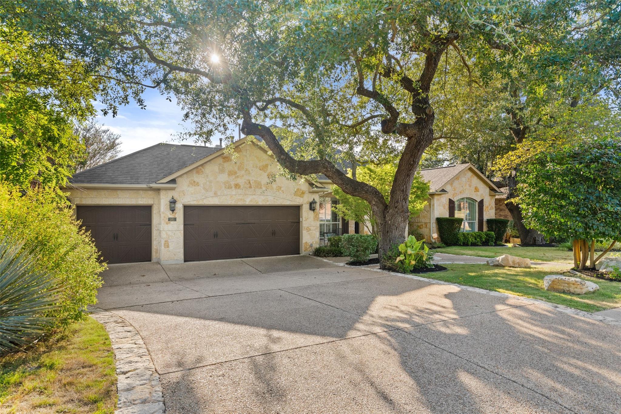 581 Aspen DR, Austin, TX 78737