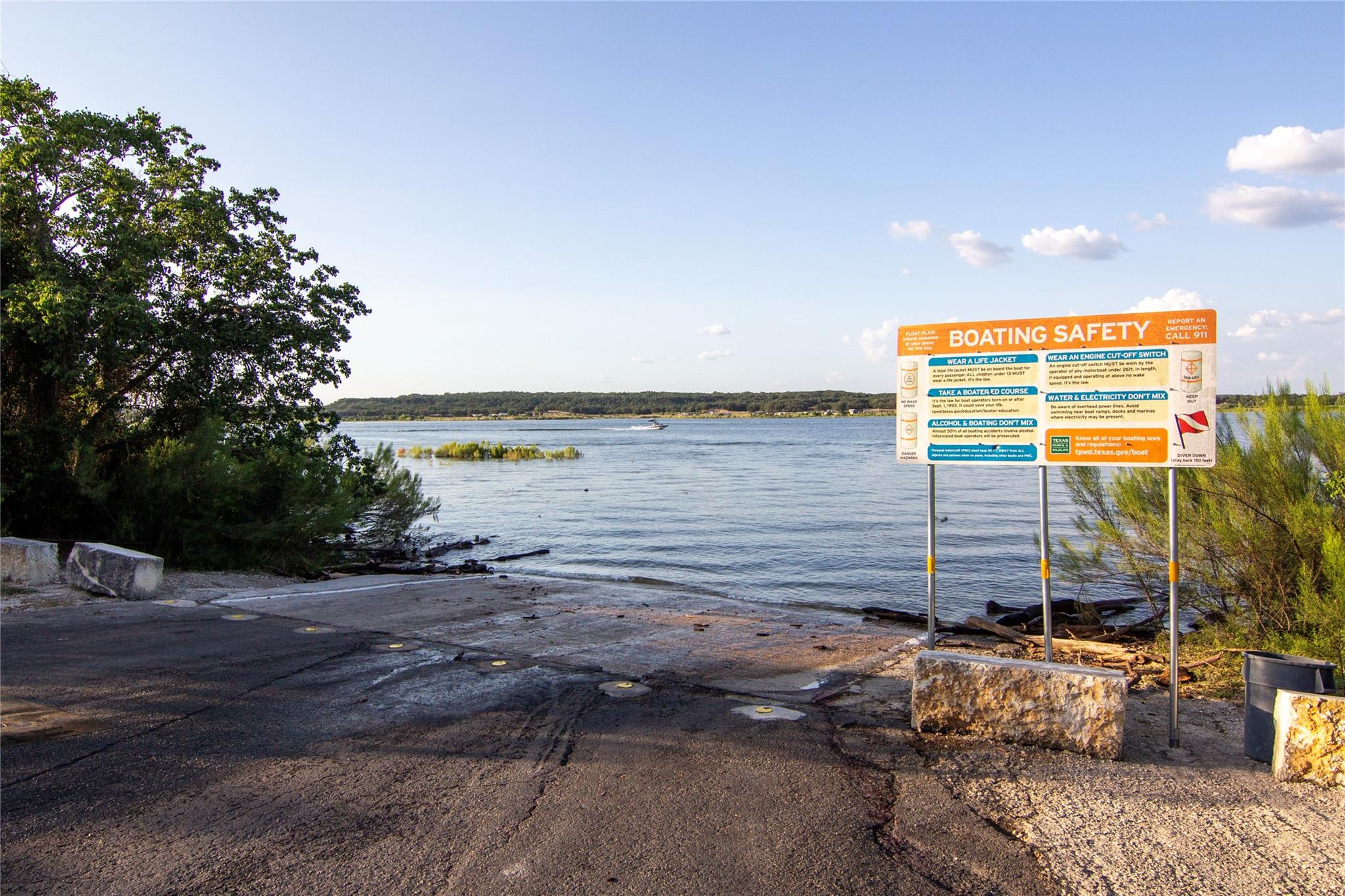 1635 Lakeview DR, Canyon Lake, TX 78133