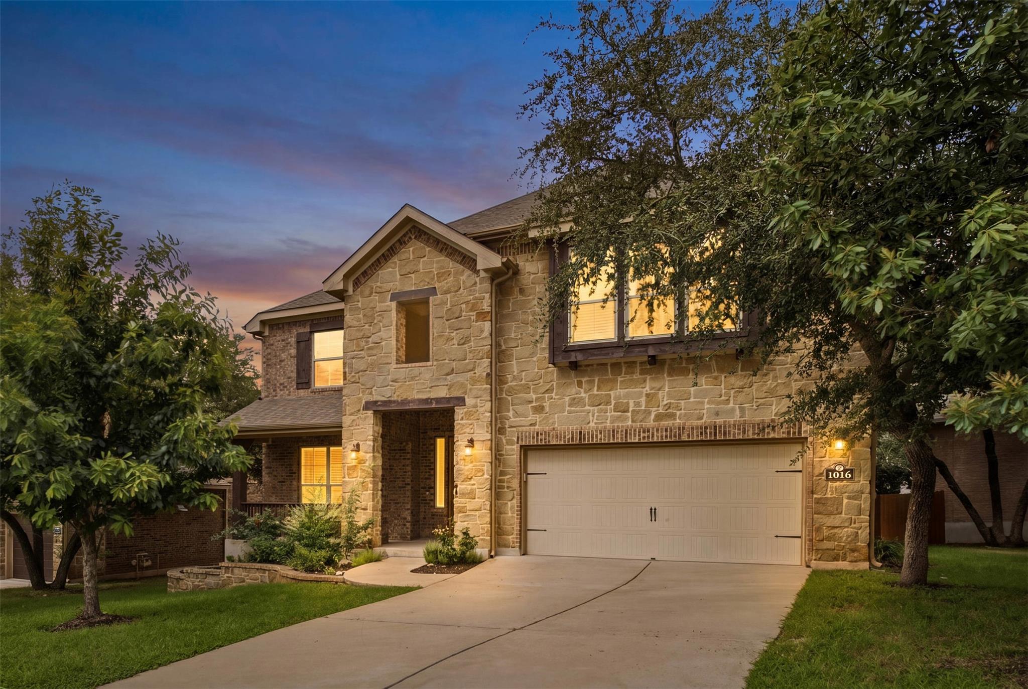 1016 Winding Way DR, Georgetown, TX 78628