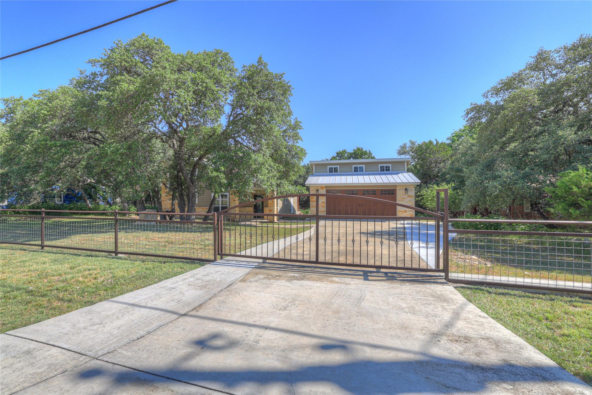 3055 Lakeview DR, Canyon Lake, TX 78133
