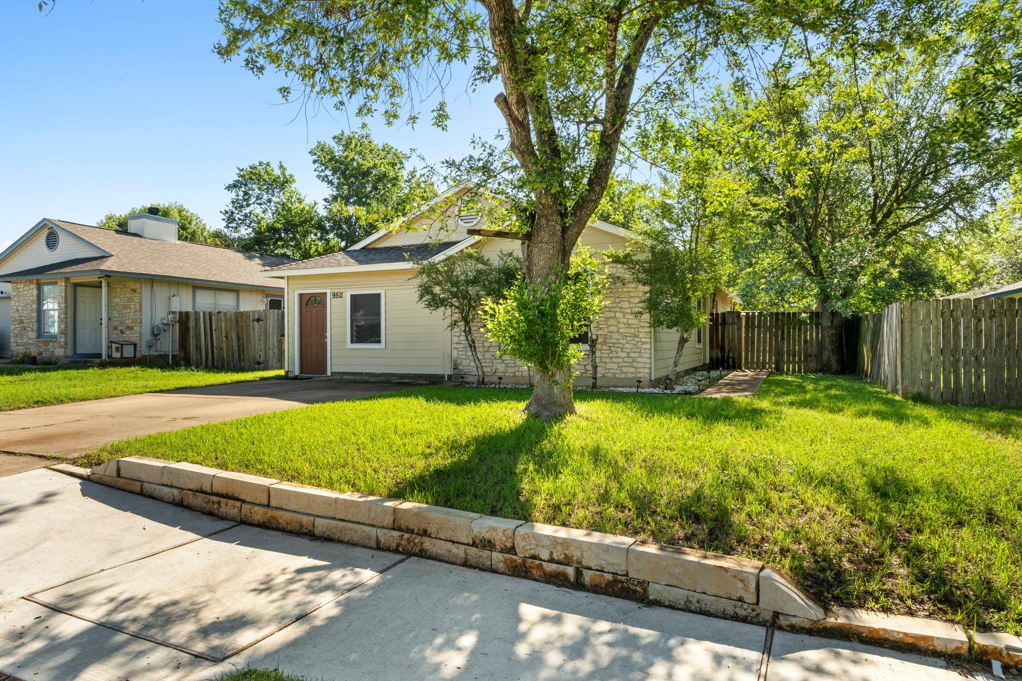 9511 Curlew DR, Austin, TX 78748