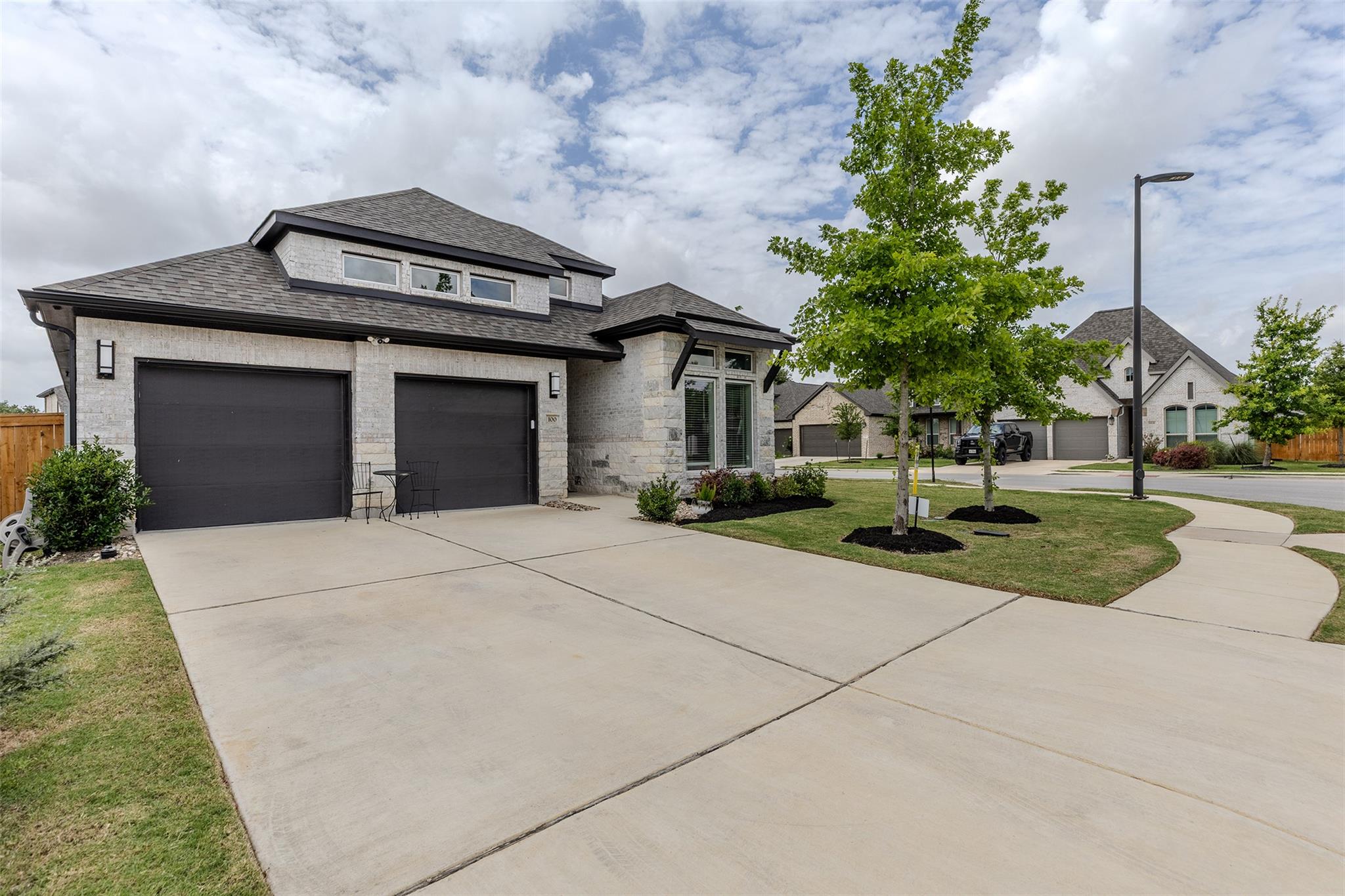 100 Green Knoll LN, Georgetown, TX 78628