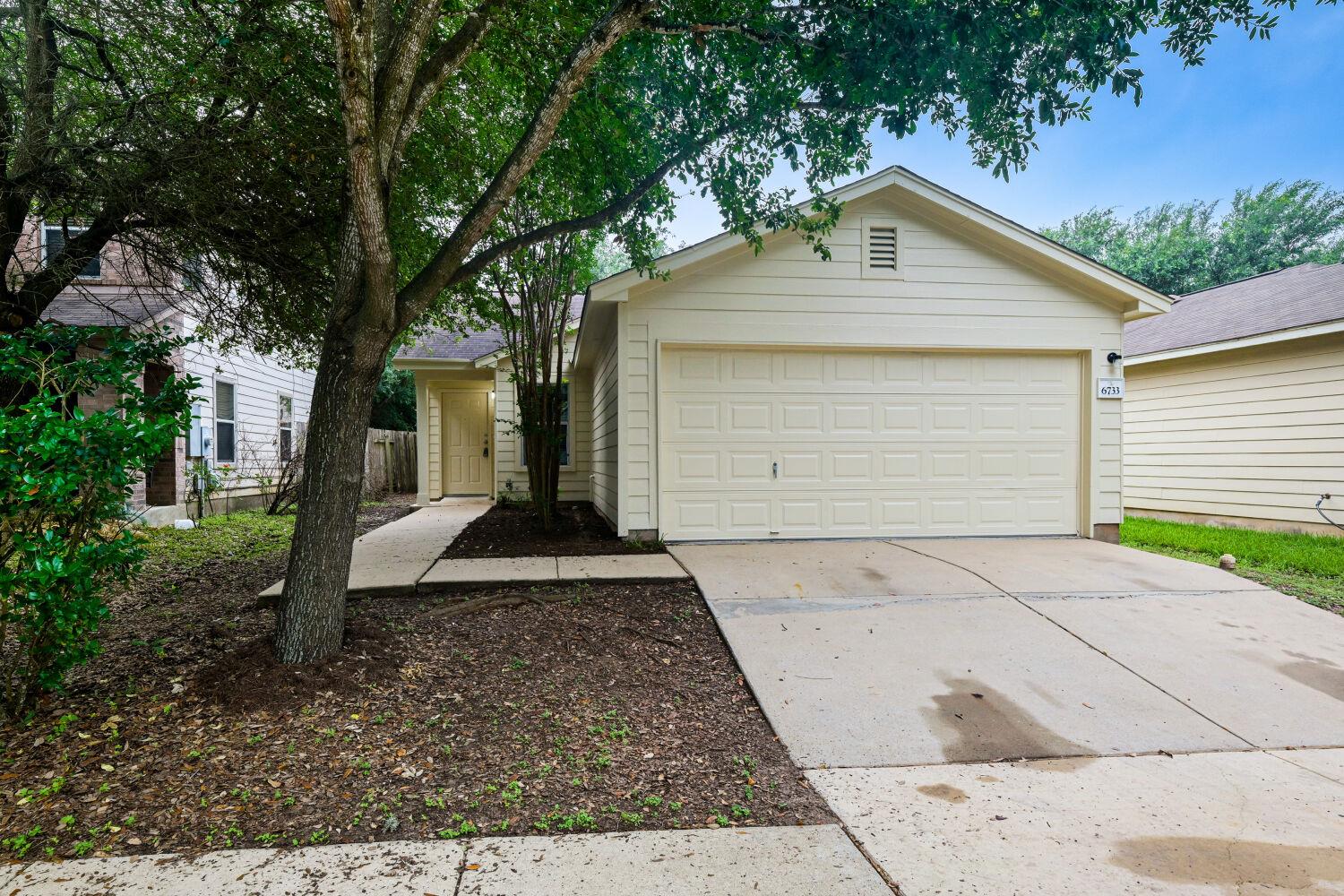 6733 Doyal DR, Austin, TX 78747