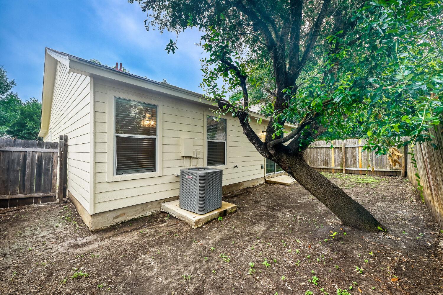 6733 Doyal DR, Austin, TX 78747