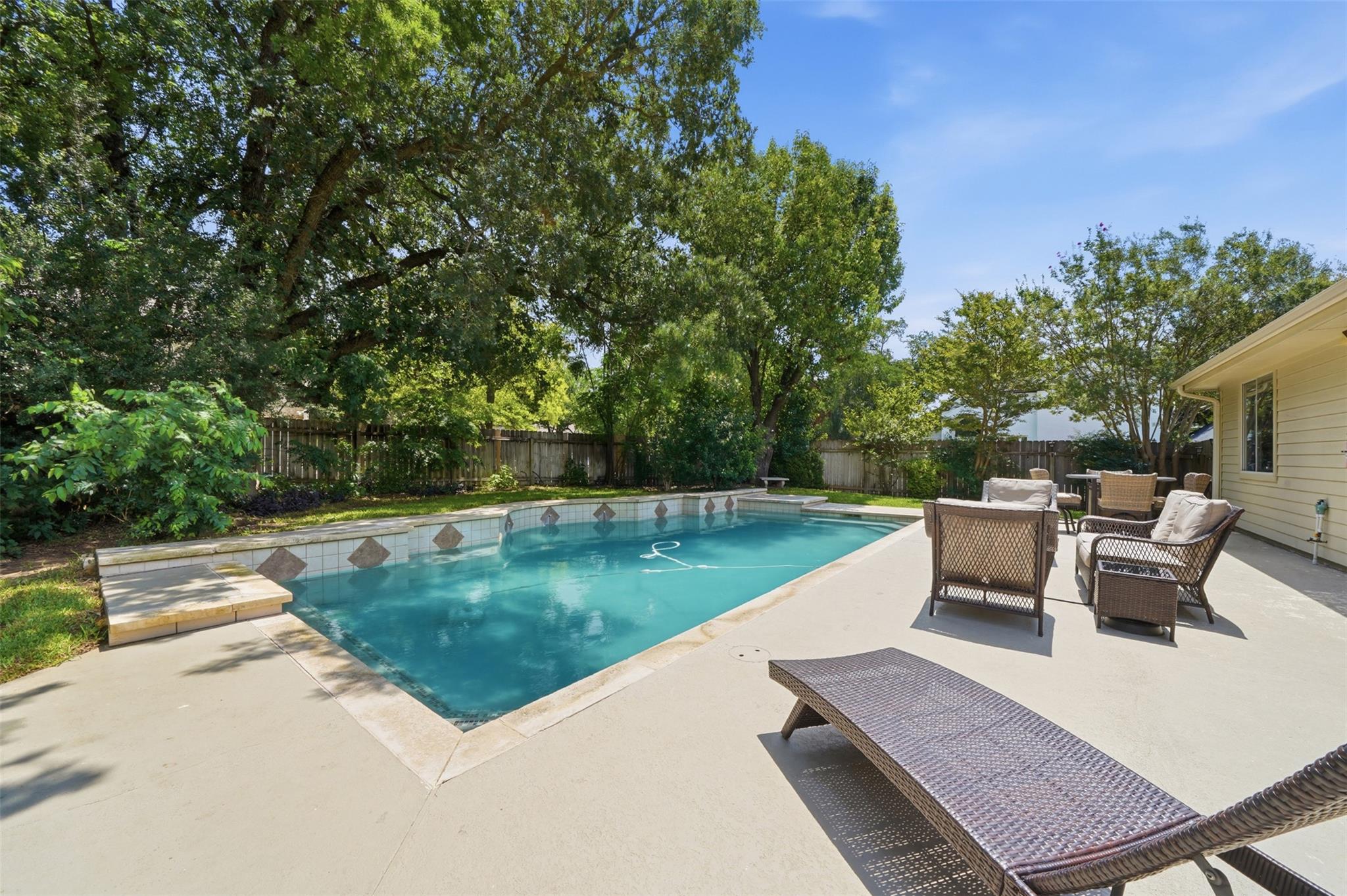 4022 Honey Bear Loop, Round Rock, TX 78681