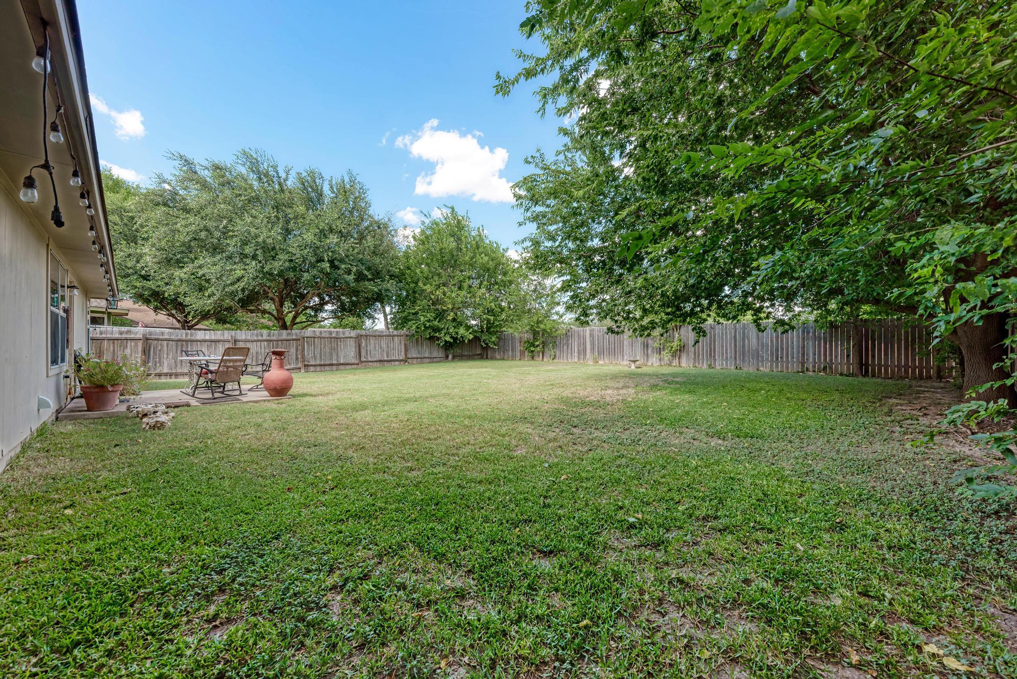 104 Edison DR, Hutto, TX 78634