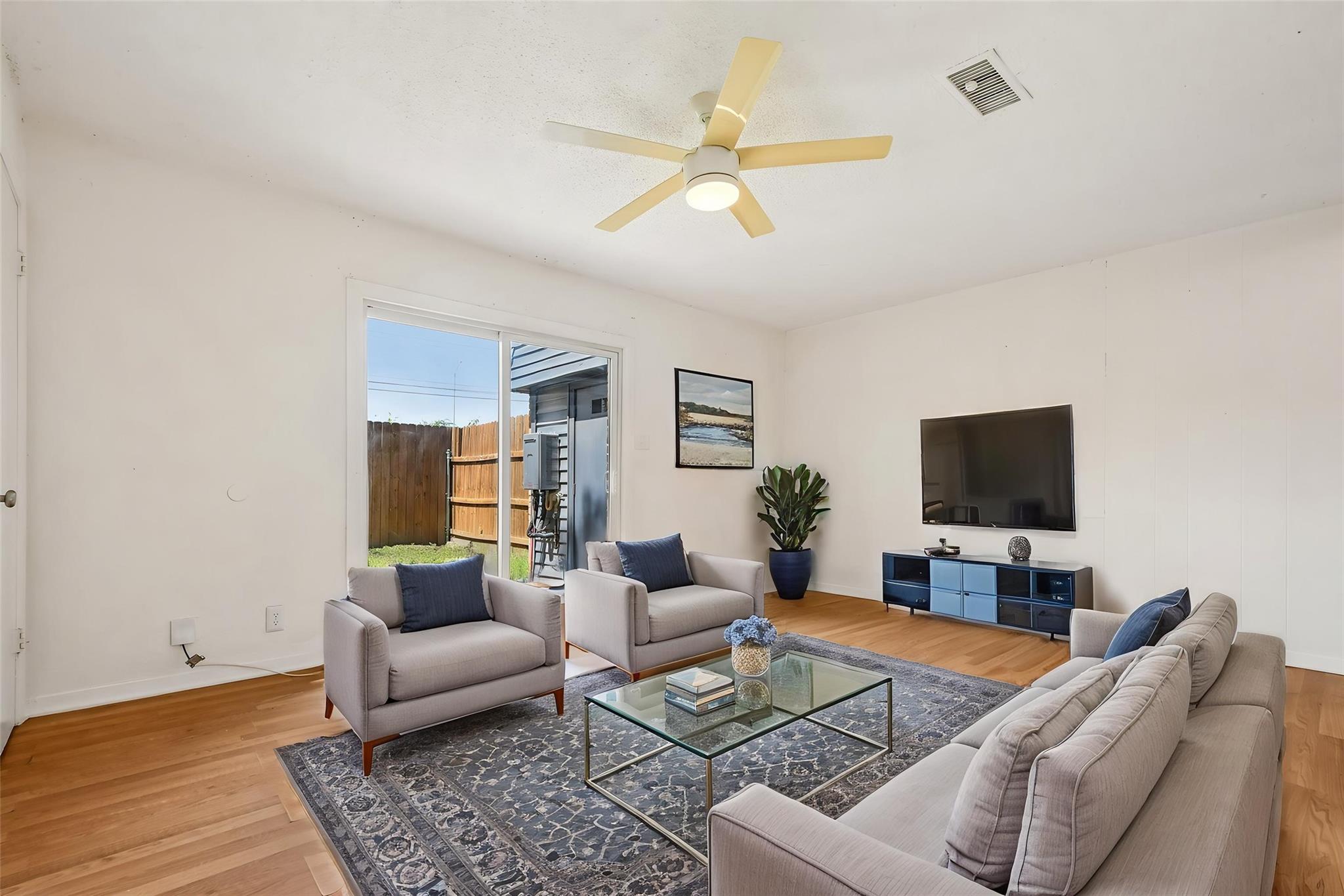 2301 Mission Hill DR #104, Austin, TX 78741