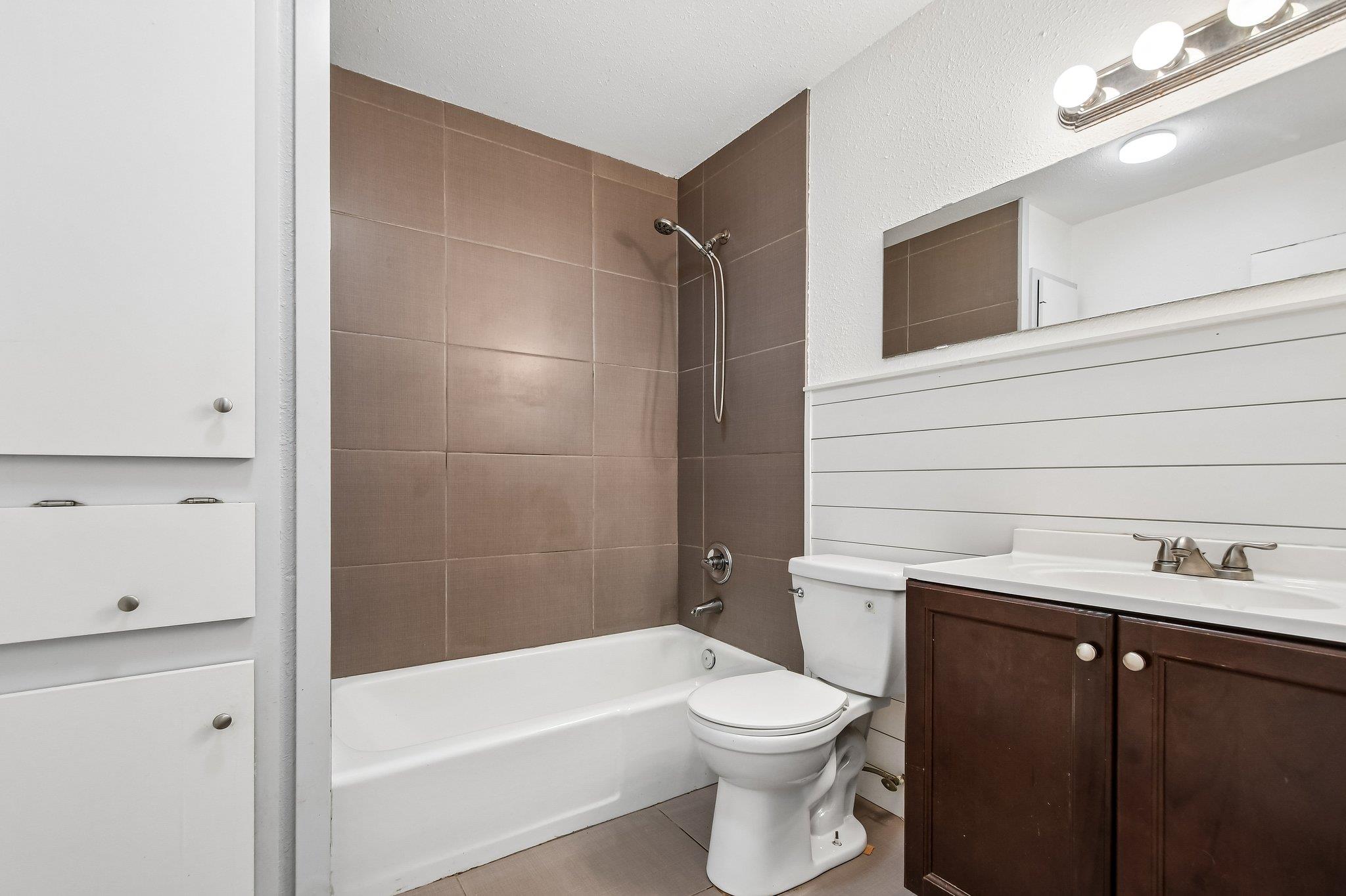 2301 Mission Hill DR #104, Austin, TX 78741