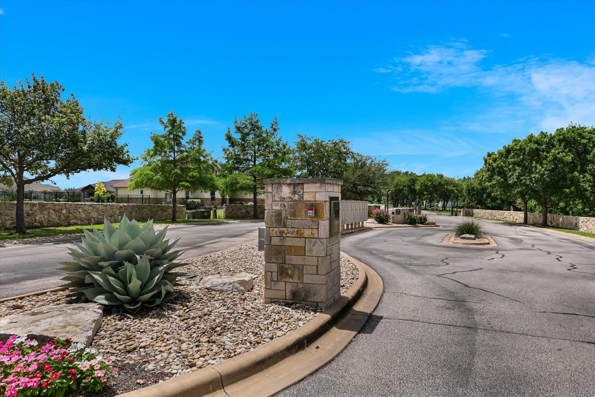 101 Paloma PL, Liberty Hill, TX 78642