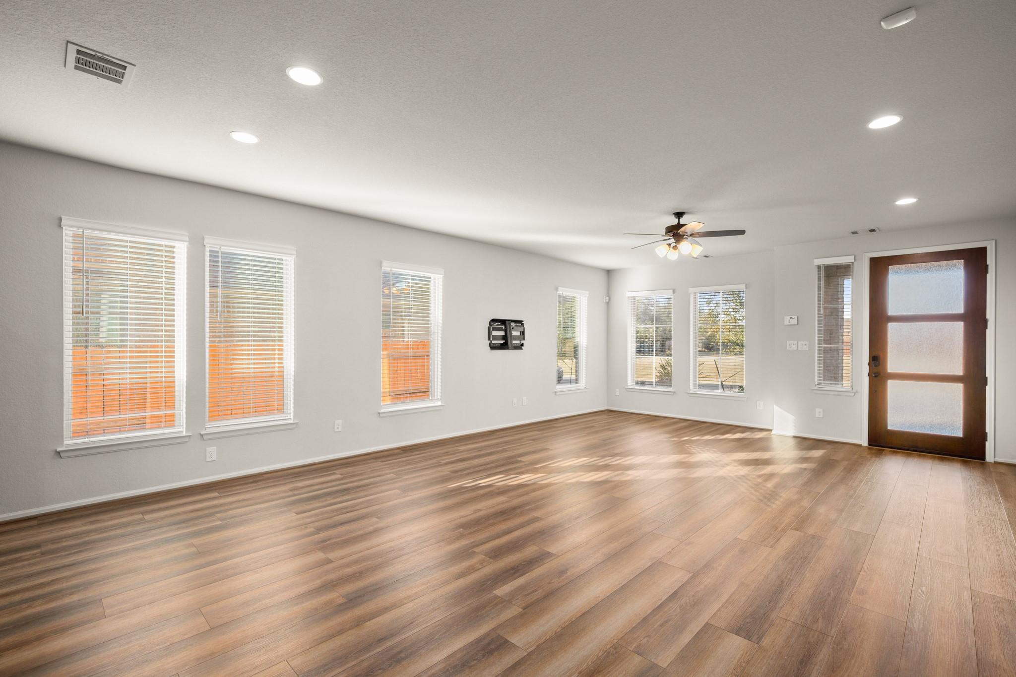 932 Azul Lagoon DR #18, Leander, TX 78641