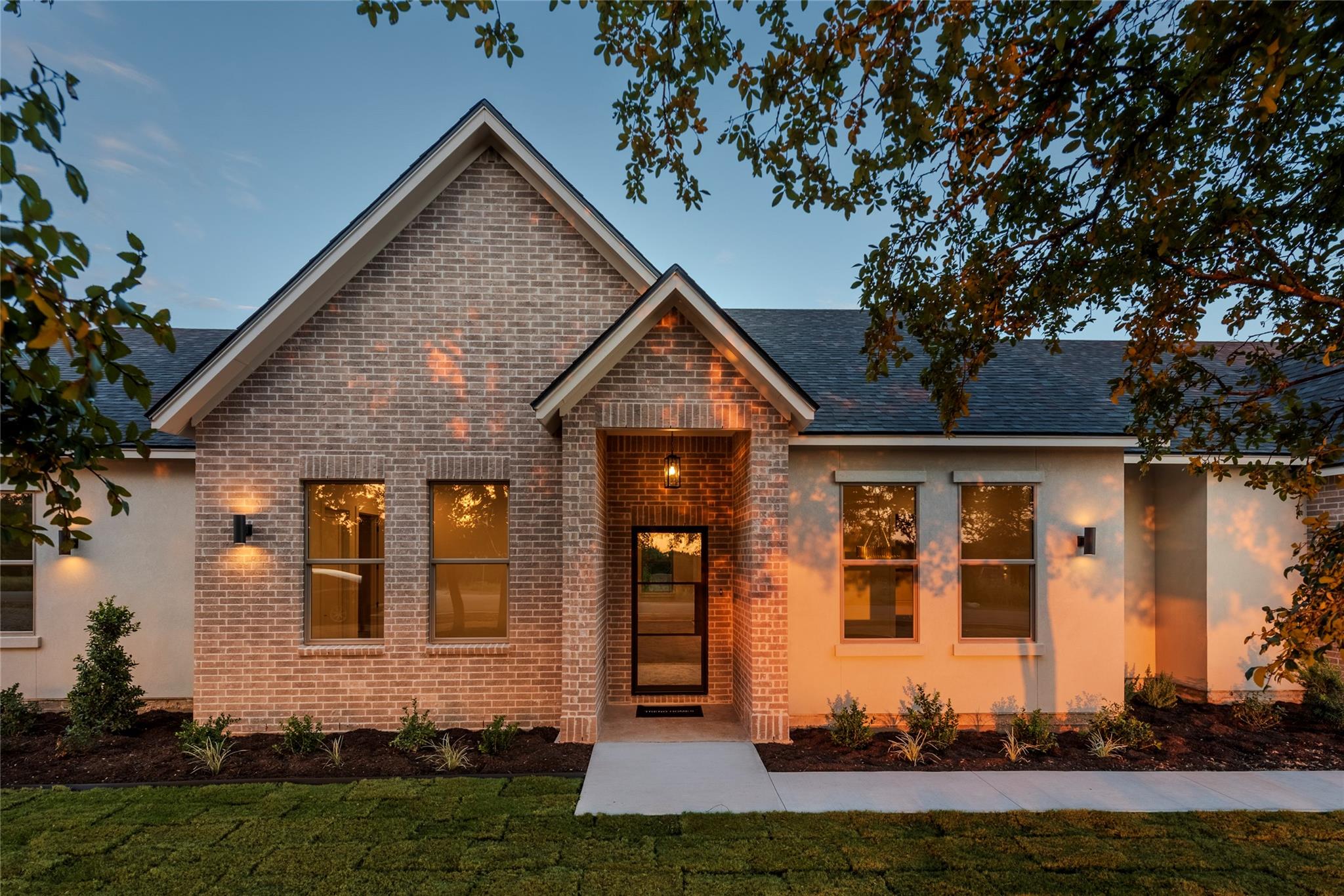 301 Onion Creek LN, Driftwood, TX 78619