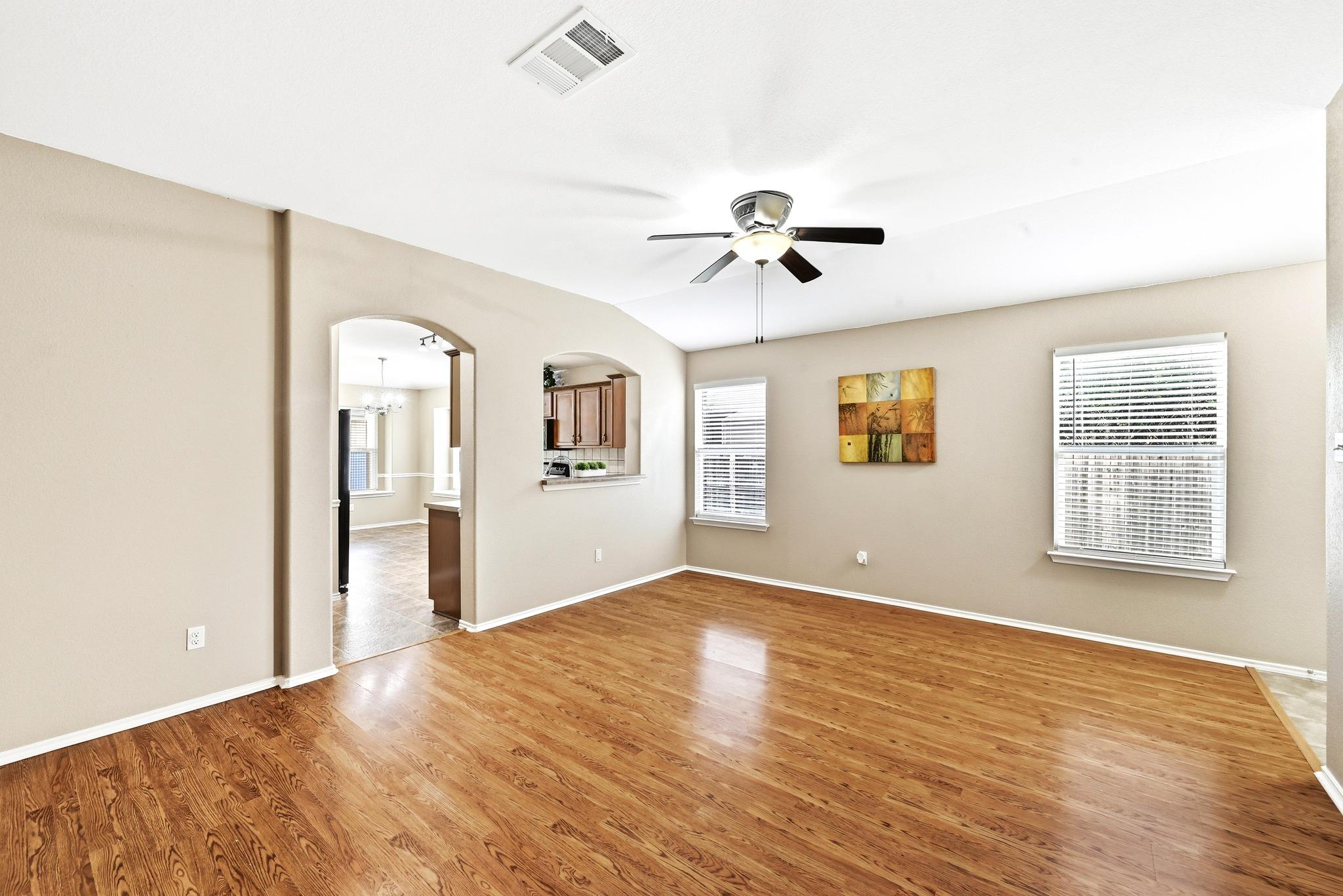 903 Gentry DR, Leander, TX 78641
