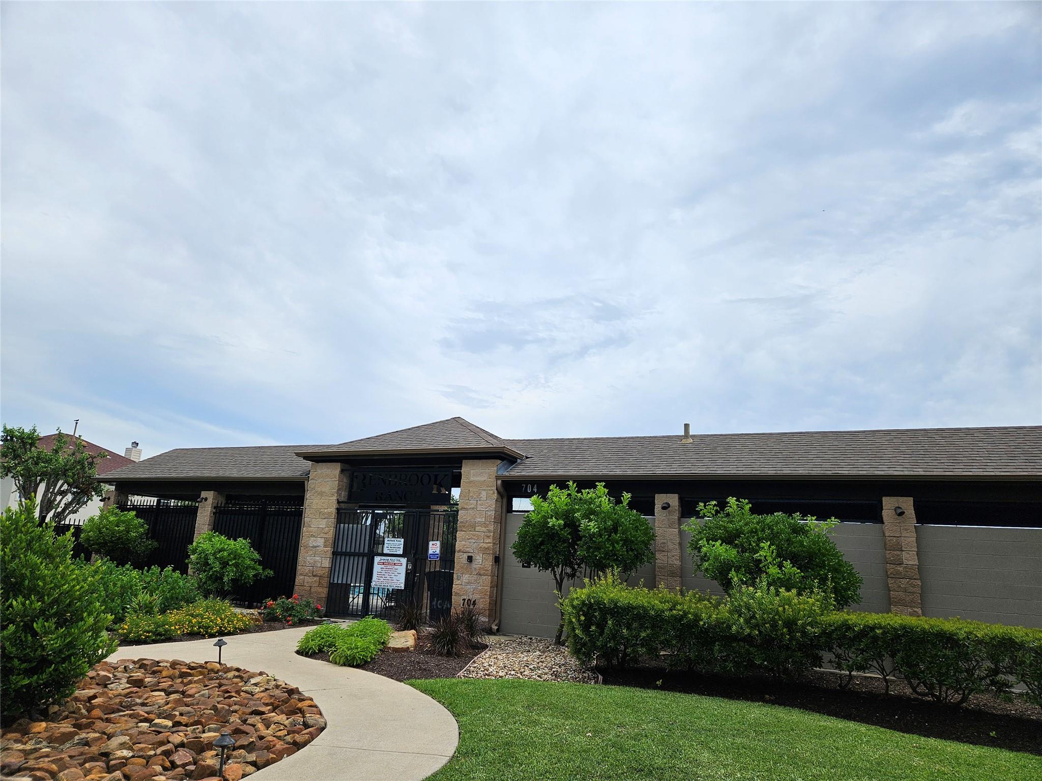 903 Gentry DR, Leander, TX 78641