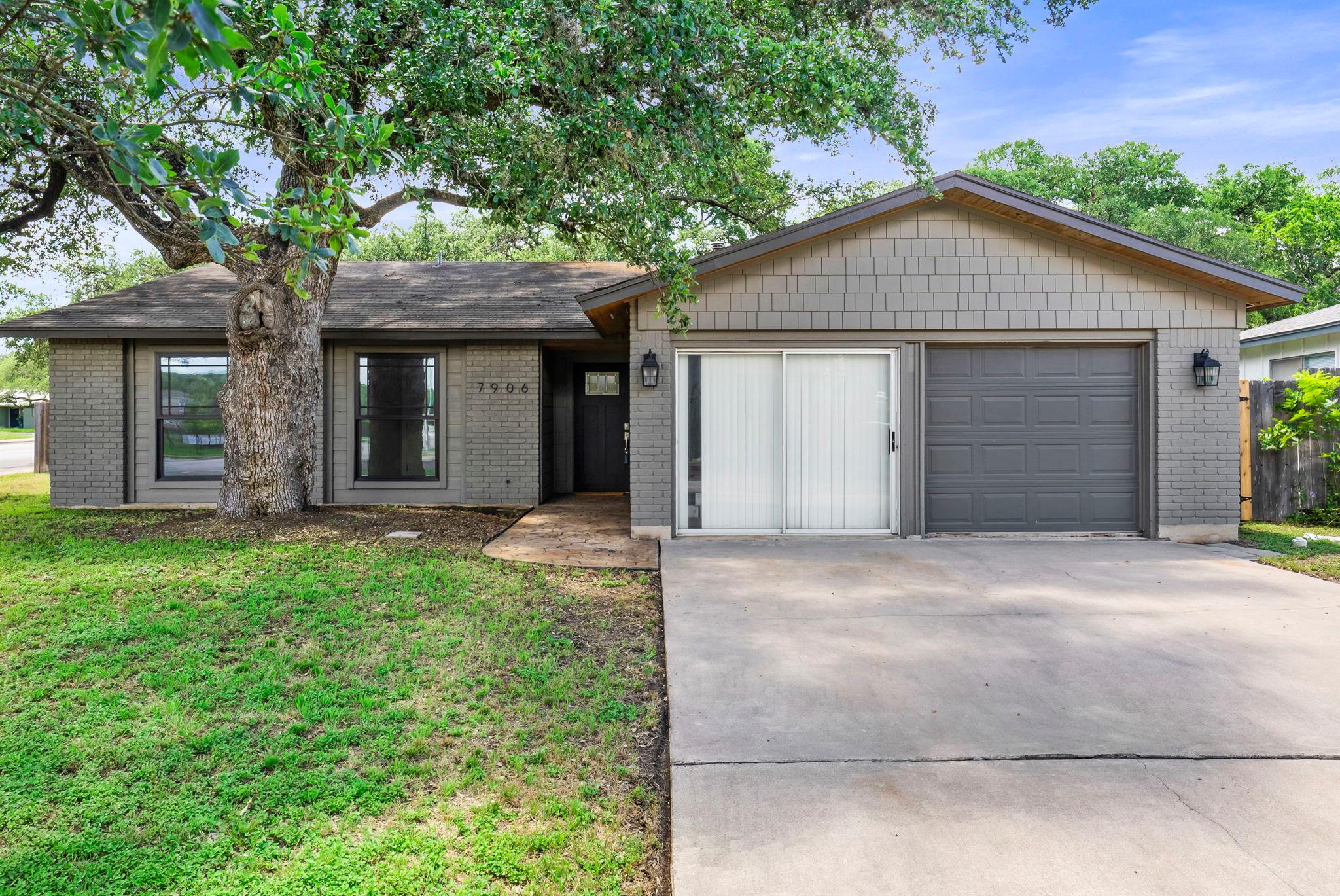 7906 Wycombe DR, Austin, TX 78749