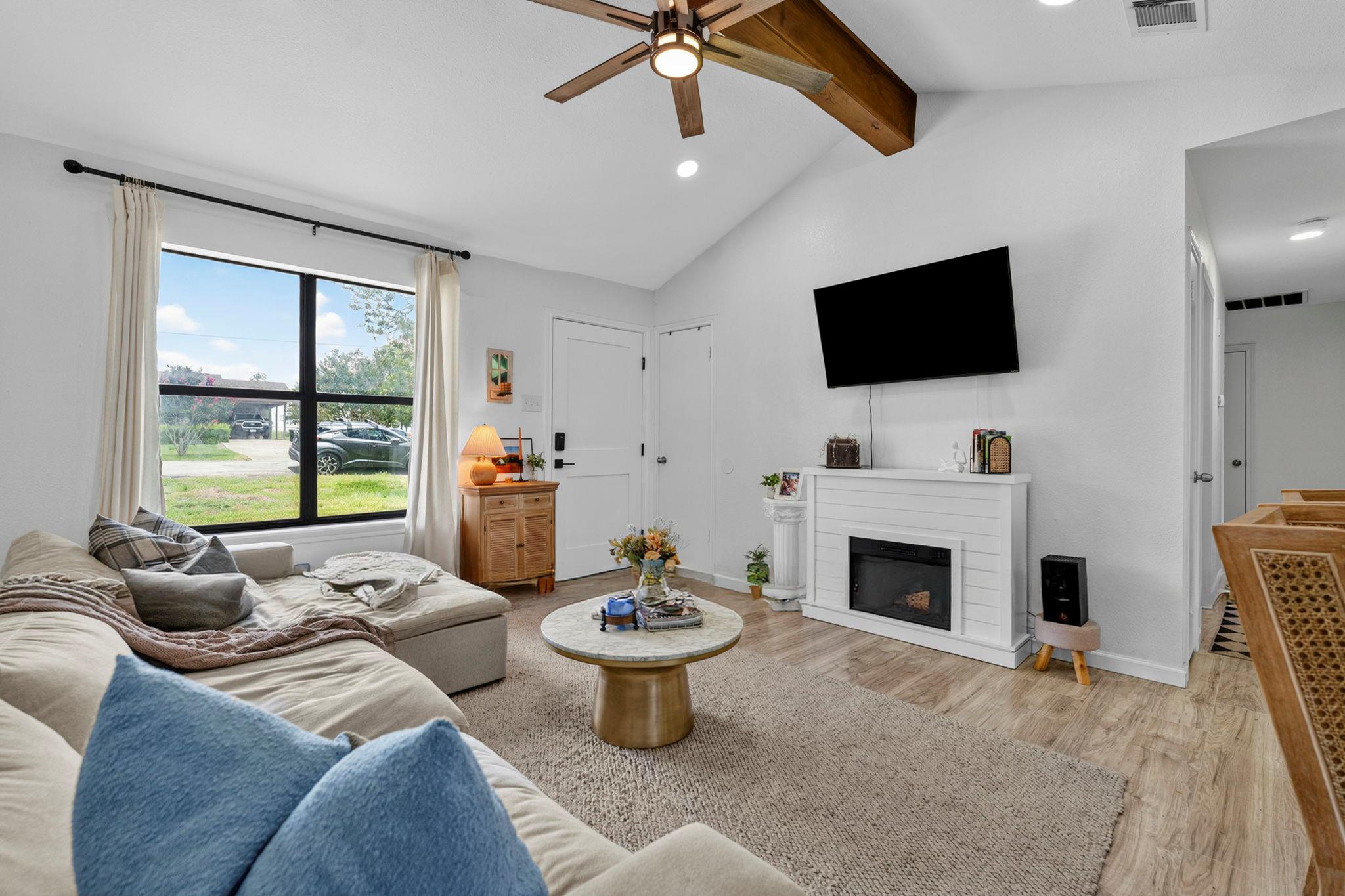 308 River Hills DR, San Marcos, TX 78666